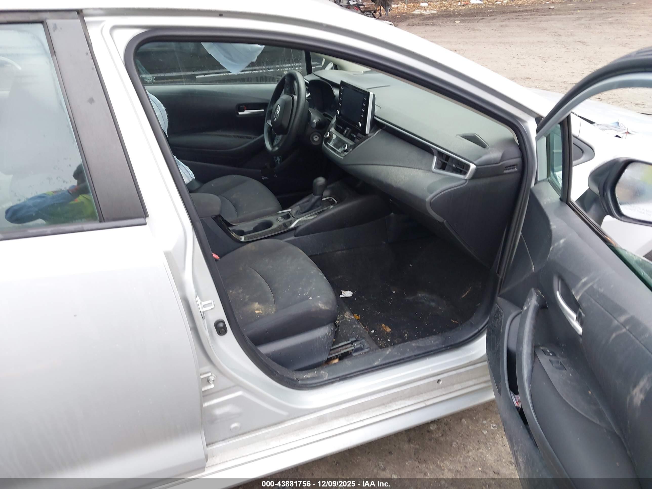 TOYOTA COROLLA image 5