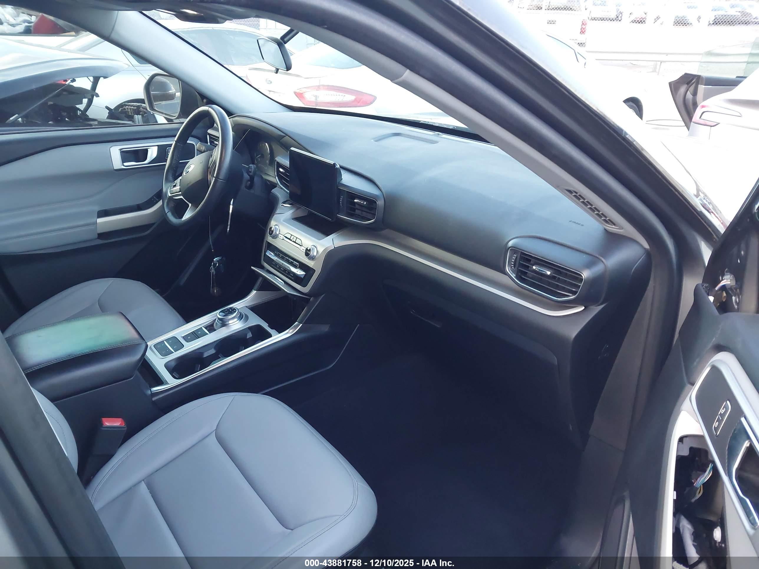 FORD EXPLORER image 5