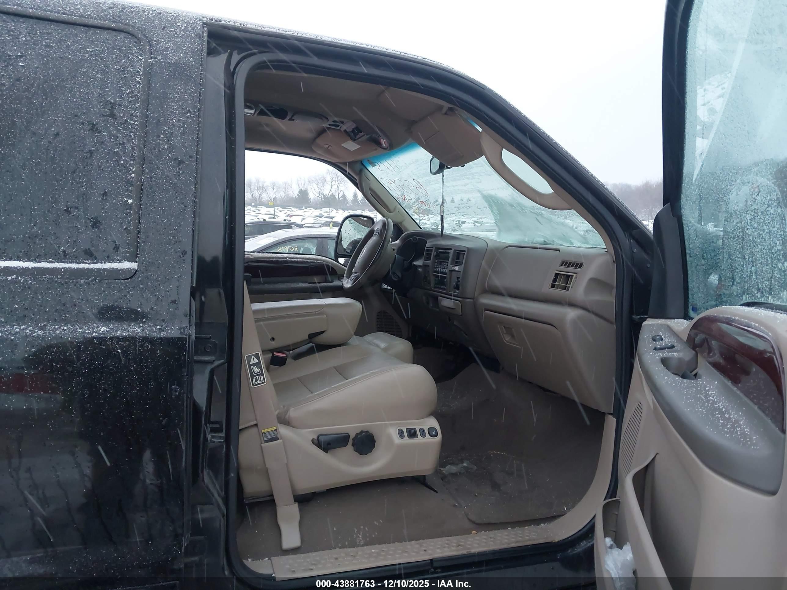 FORD EXCURSION image 5