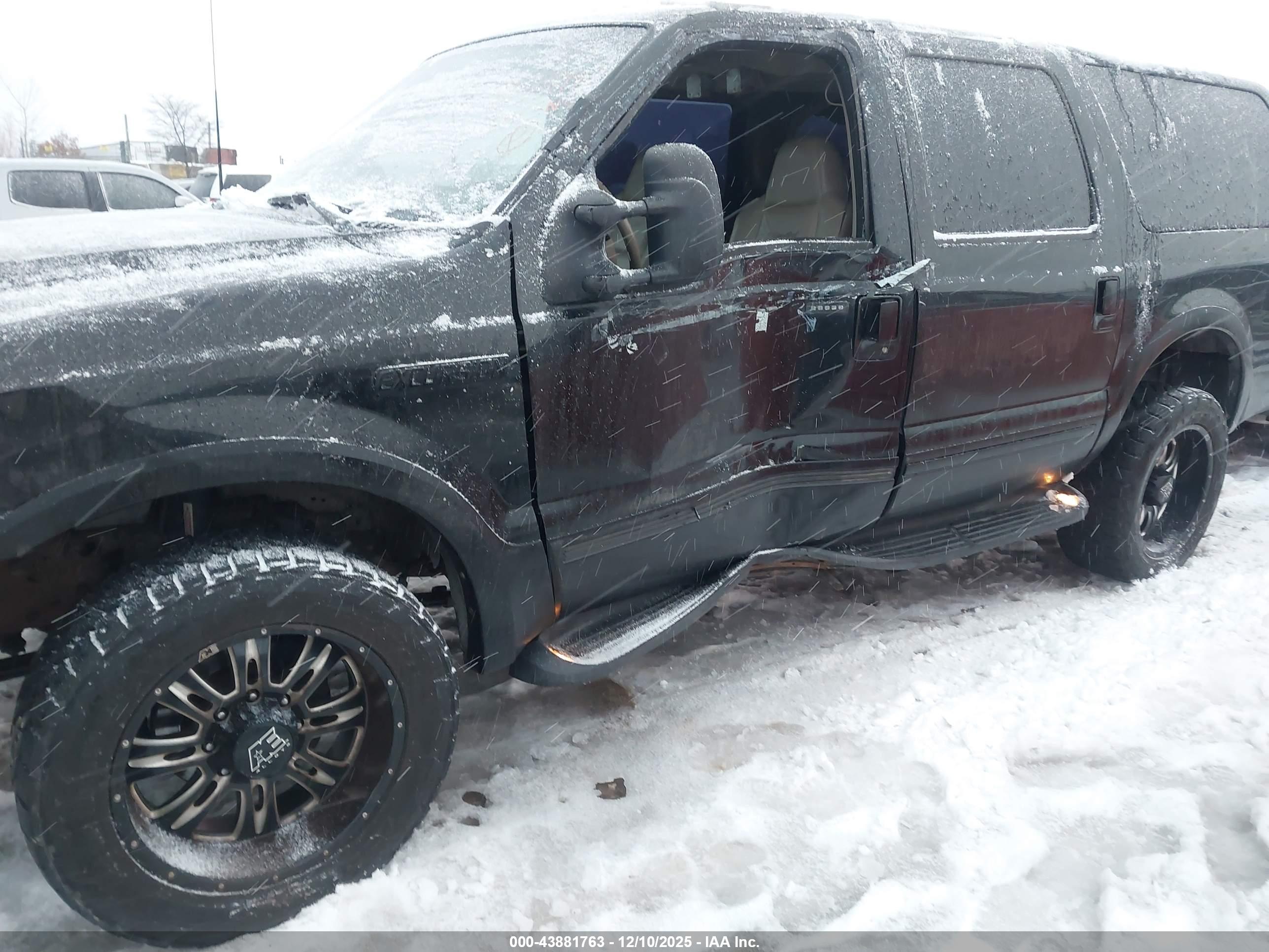 FORD EXCURSION image 6