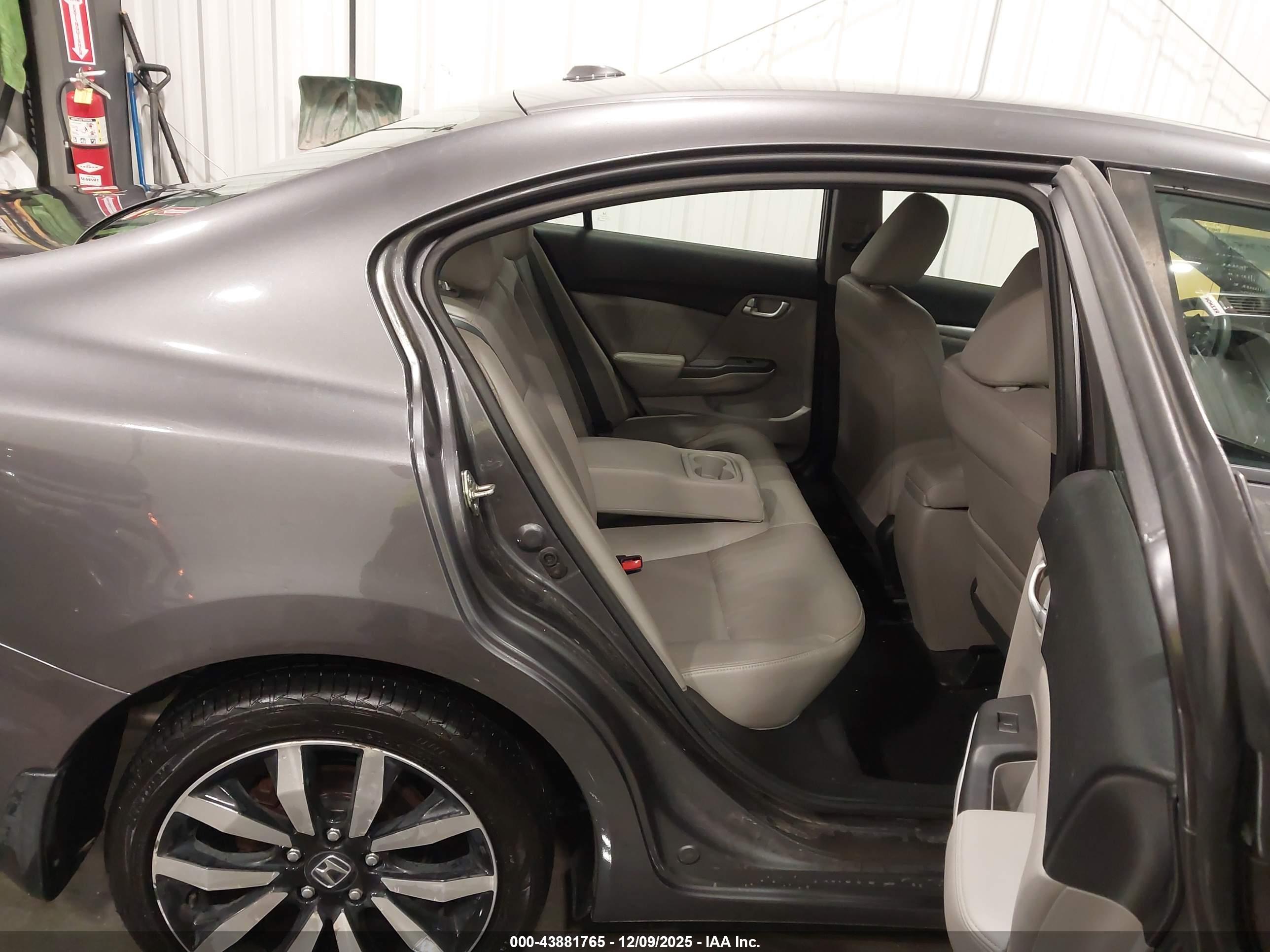 HONDA CIVIC image 8