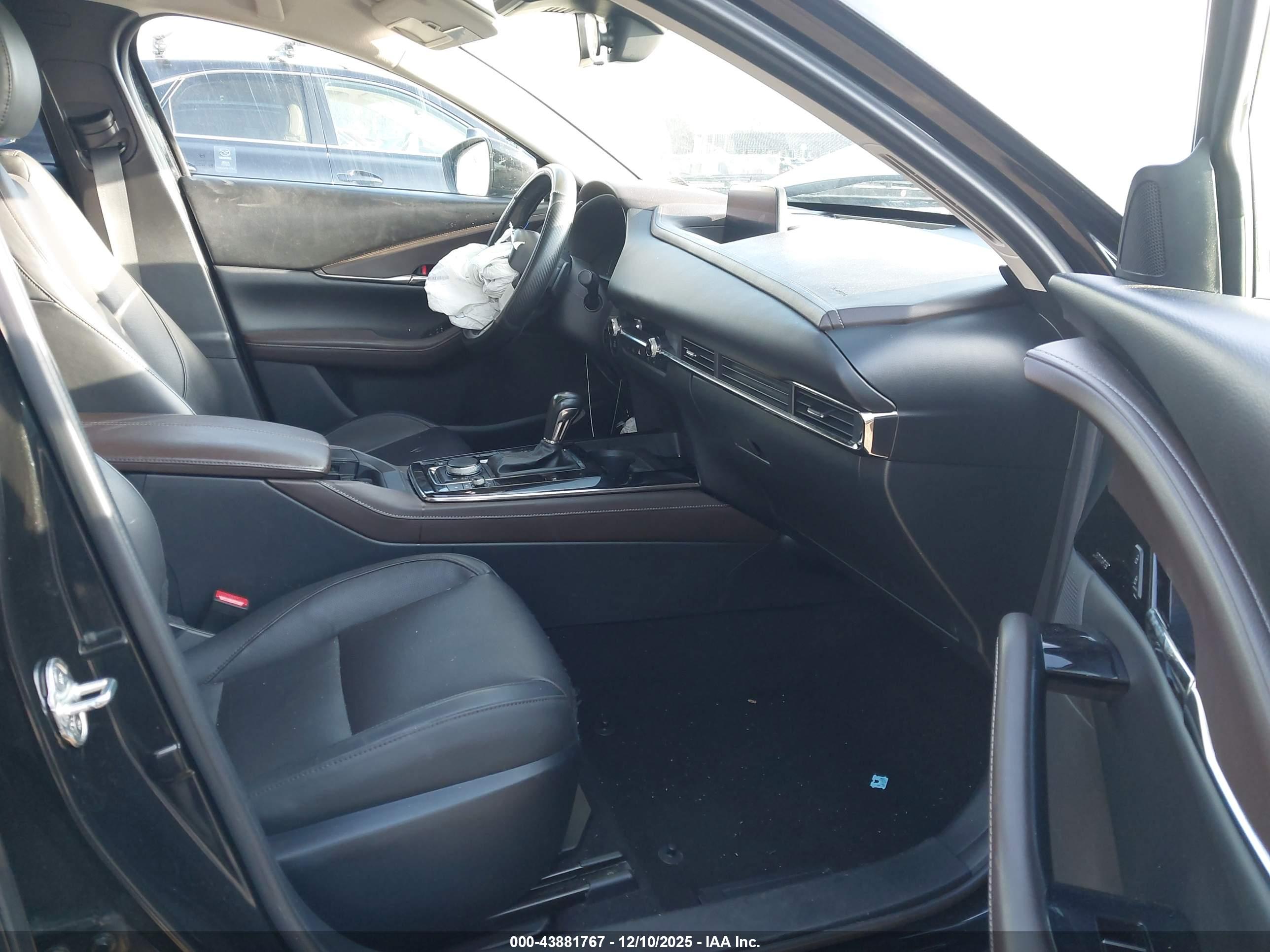 MAZDA CX-30 image 5