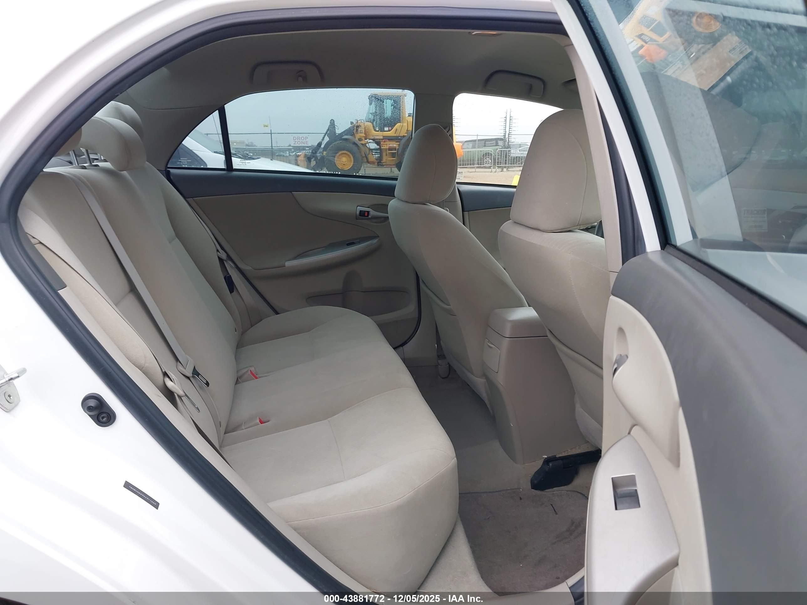 TOYOTA COROLLA image 8