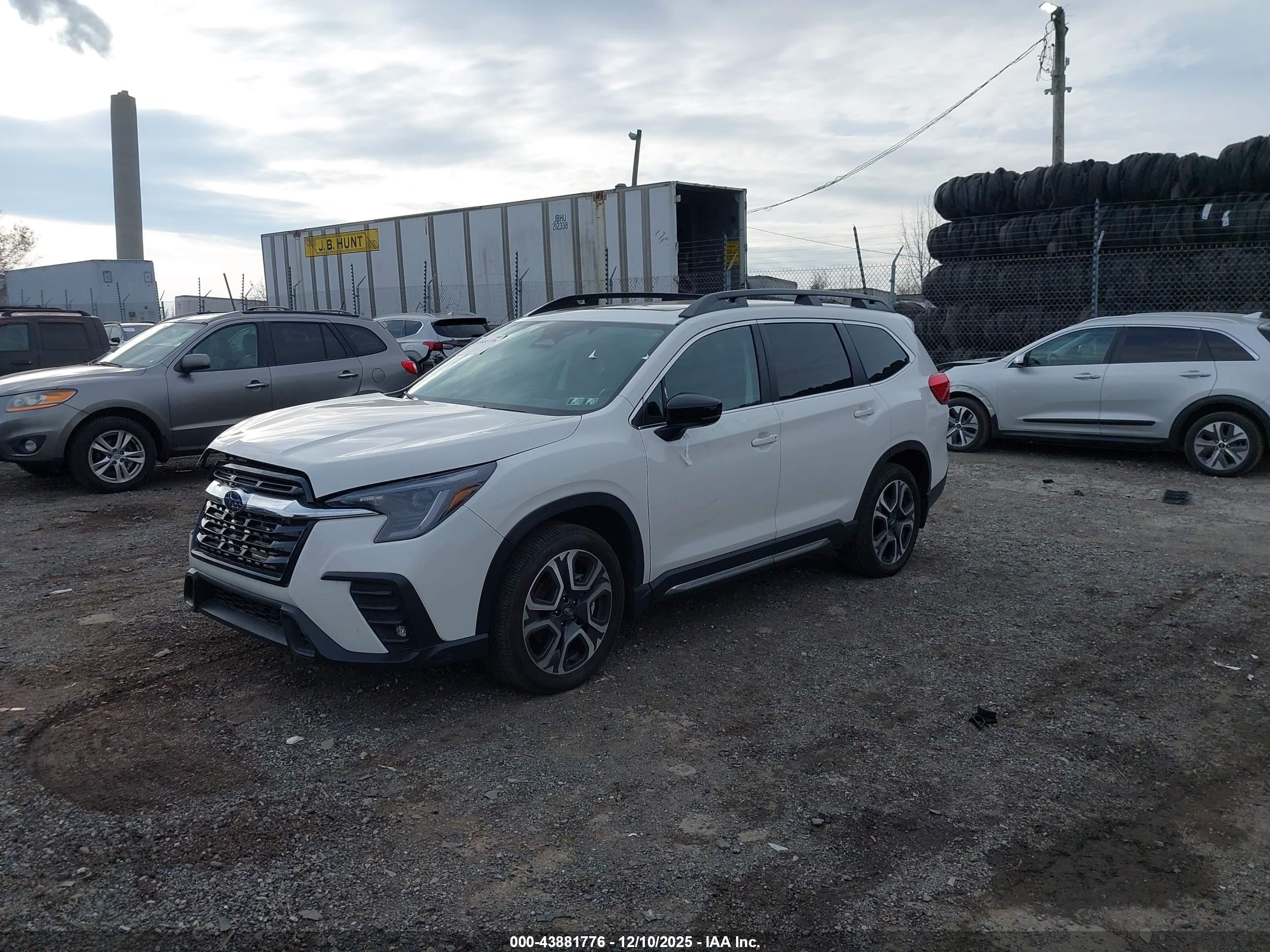 SUBARU ASCENT image 2