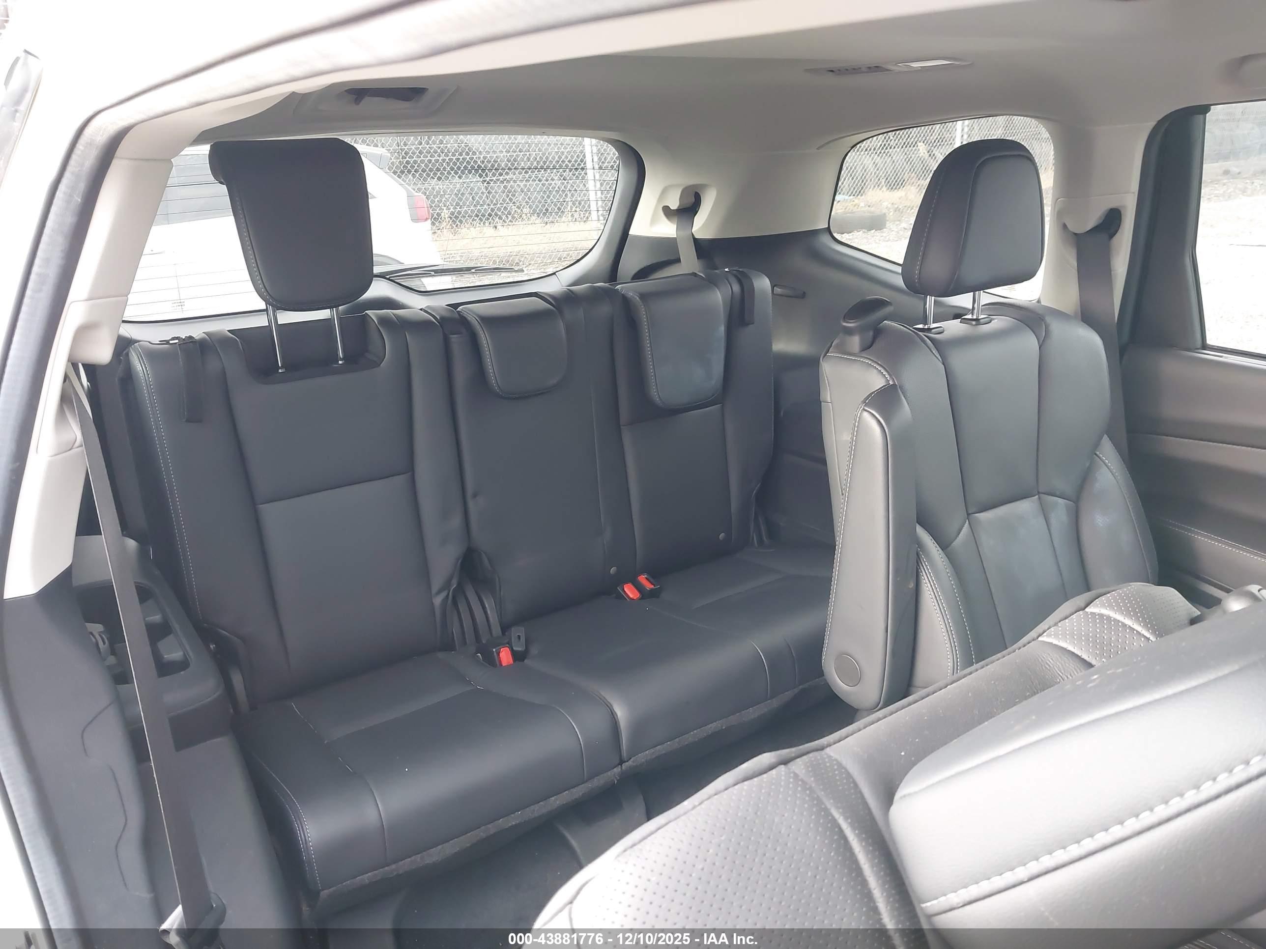 SUBARU ASCENT image 8