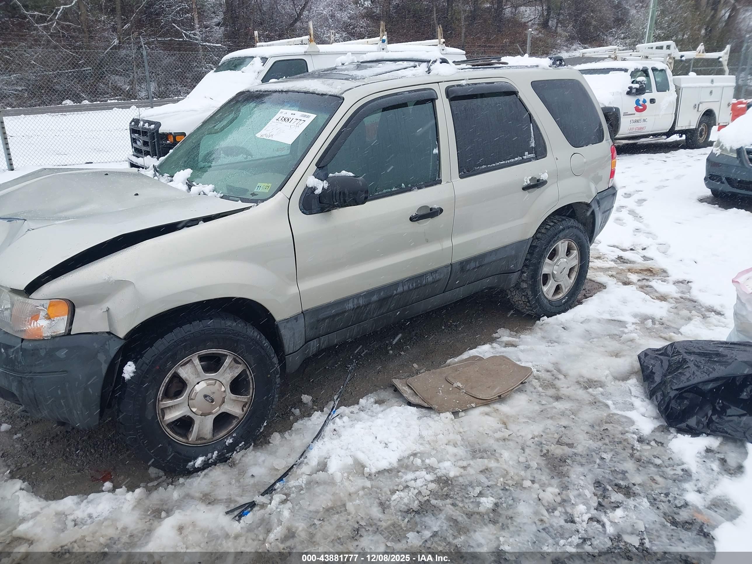 FORD ESCAPE image 2
