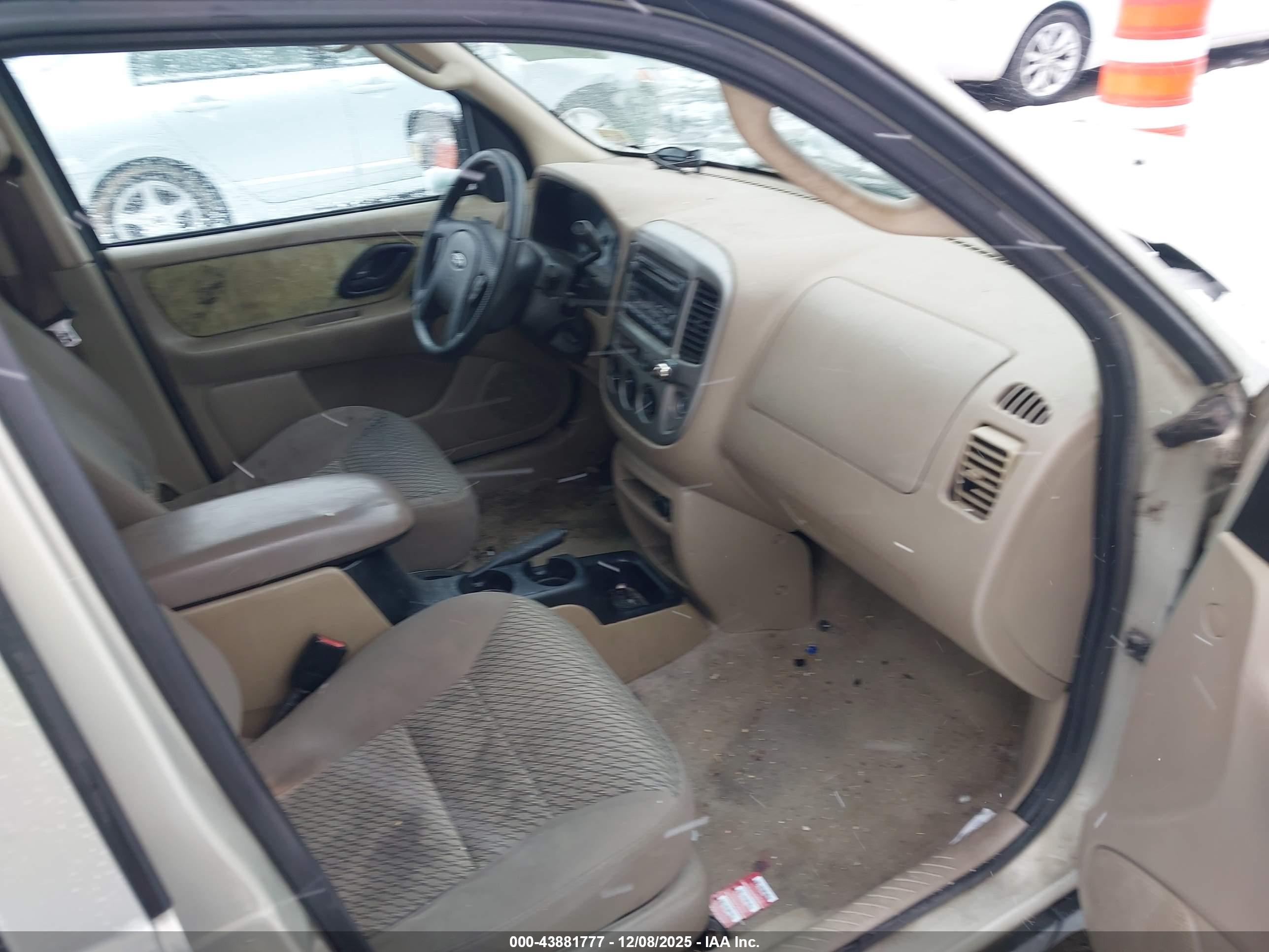 FORD ESCAPE image 5