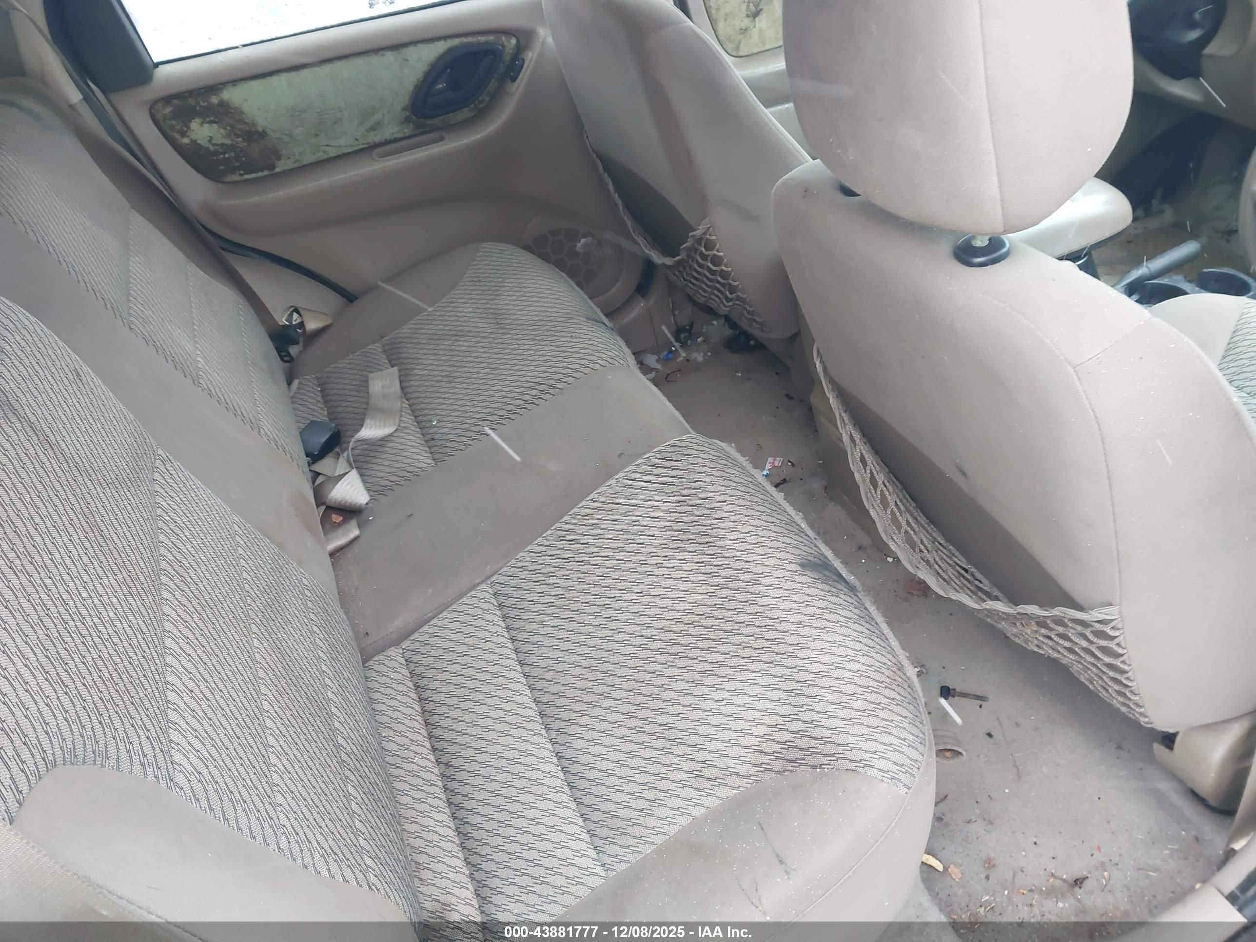 FORD ESCAPE image 8