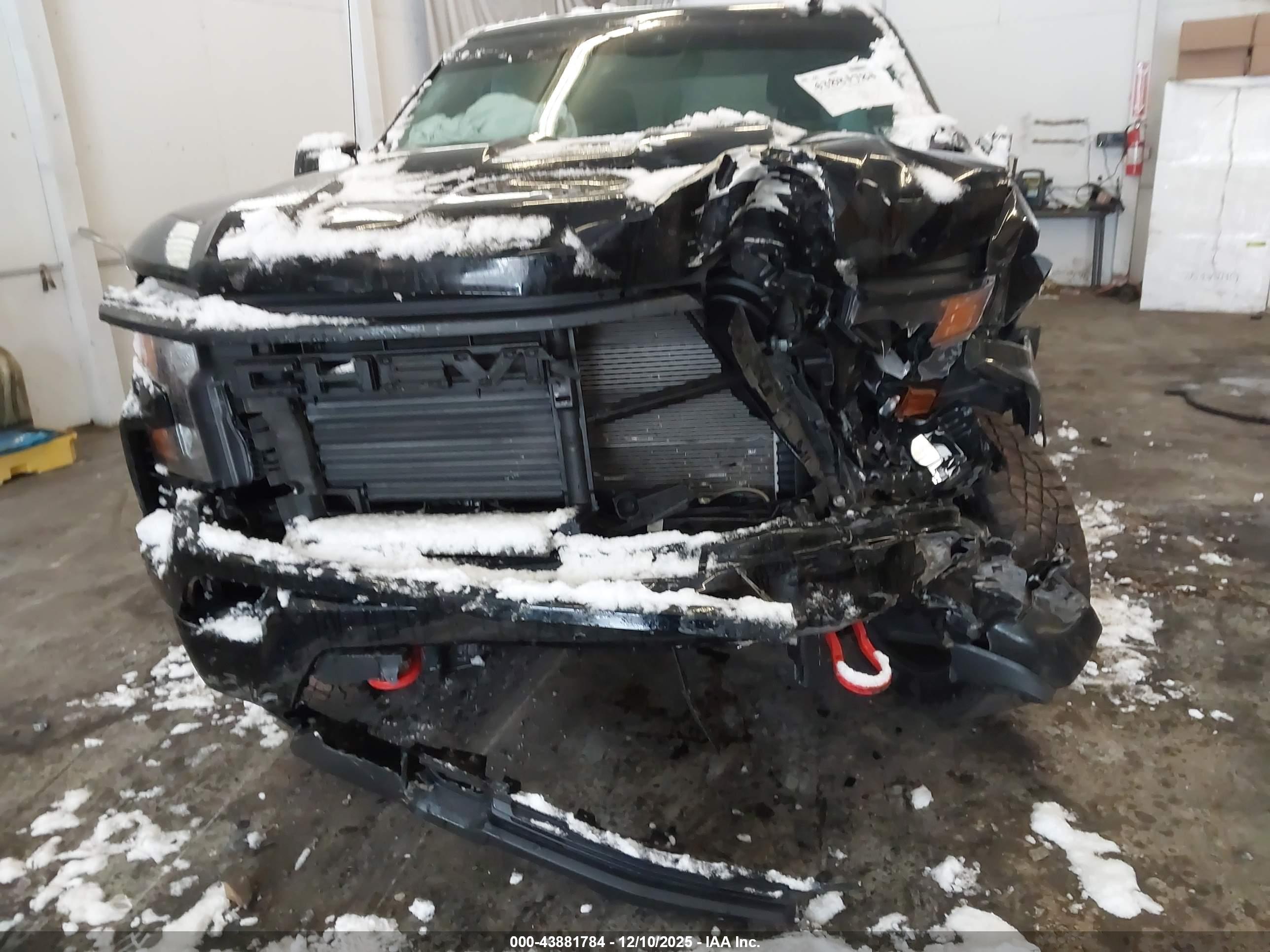 CHEVROLET SILVERADO image 6