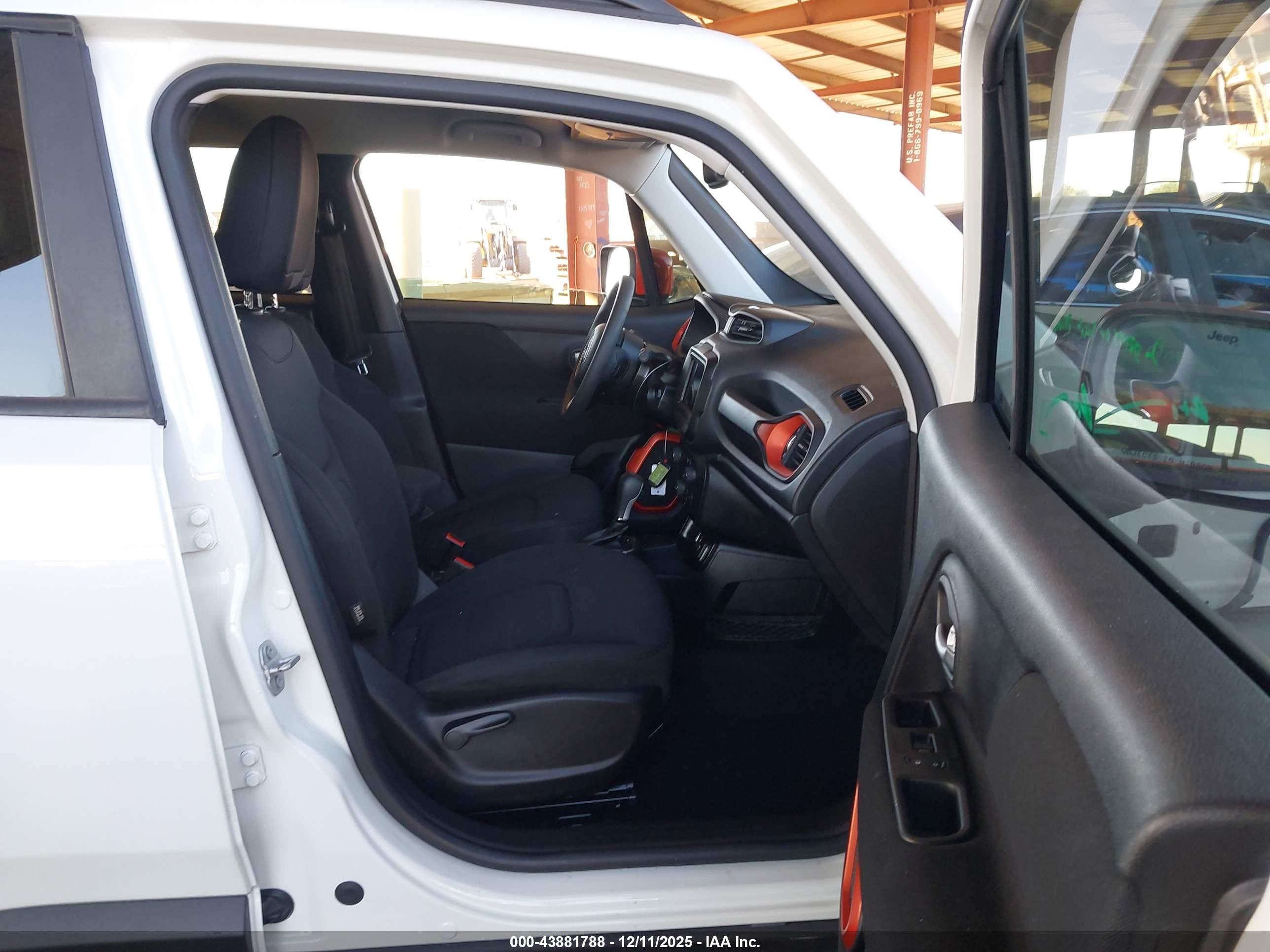 JEEP RENEGADE image 5
