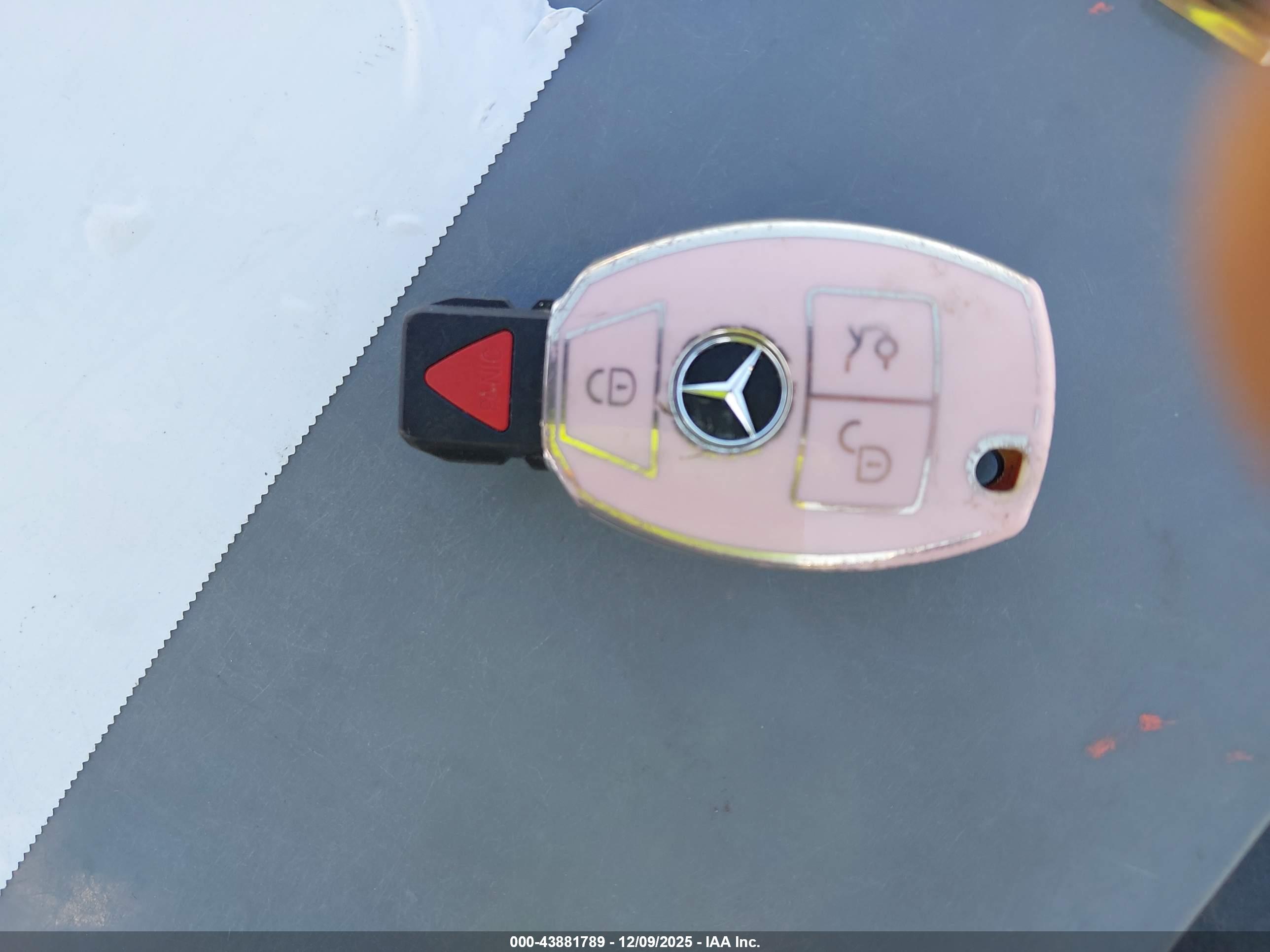MERCEDES-BENZ CLA image 11