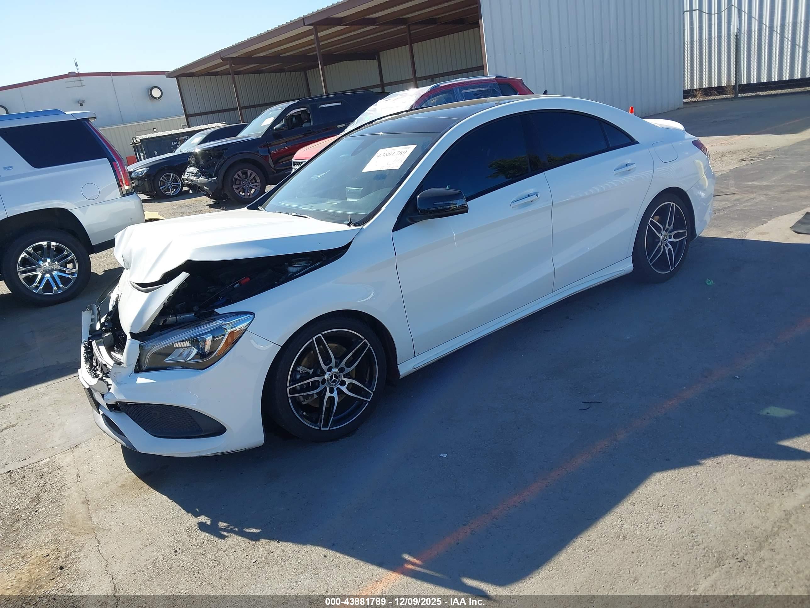 MERCEDES-BENZ CLA image 2