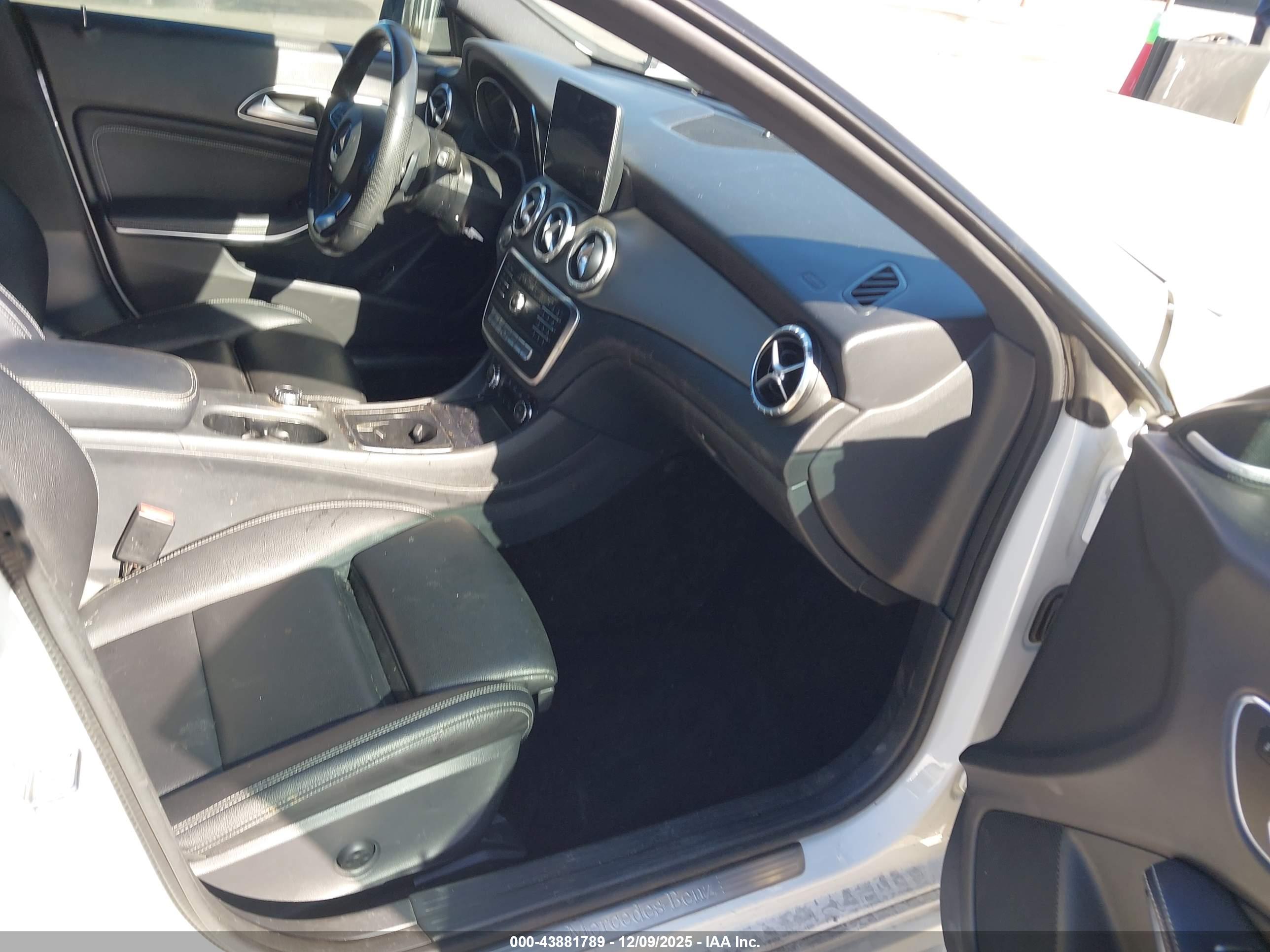 MERCEDES-BENZ CLA image 5