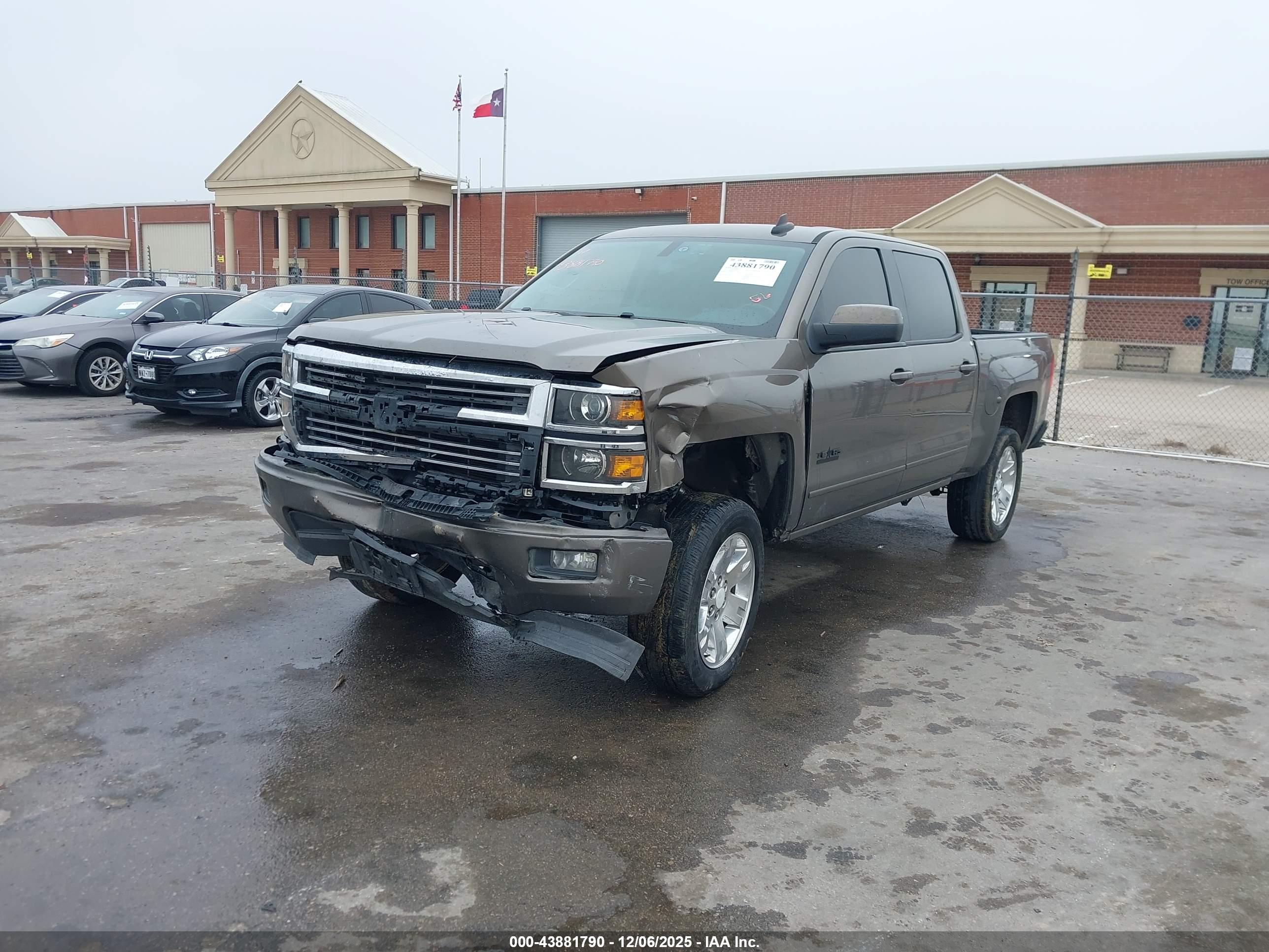 CHEVROLET SILVERADO image 2