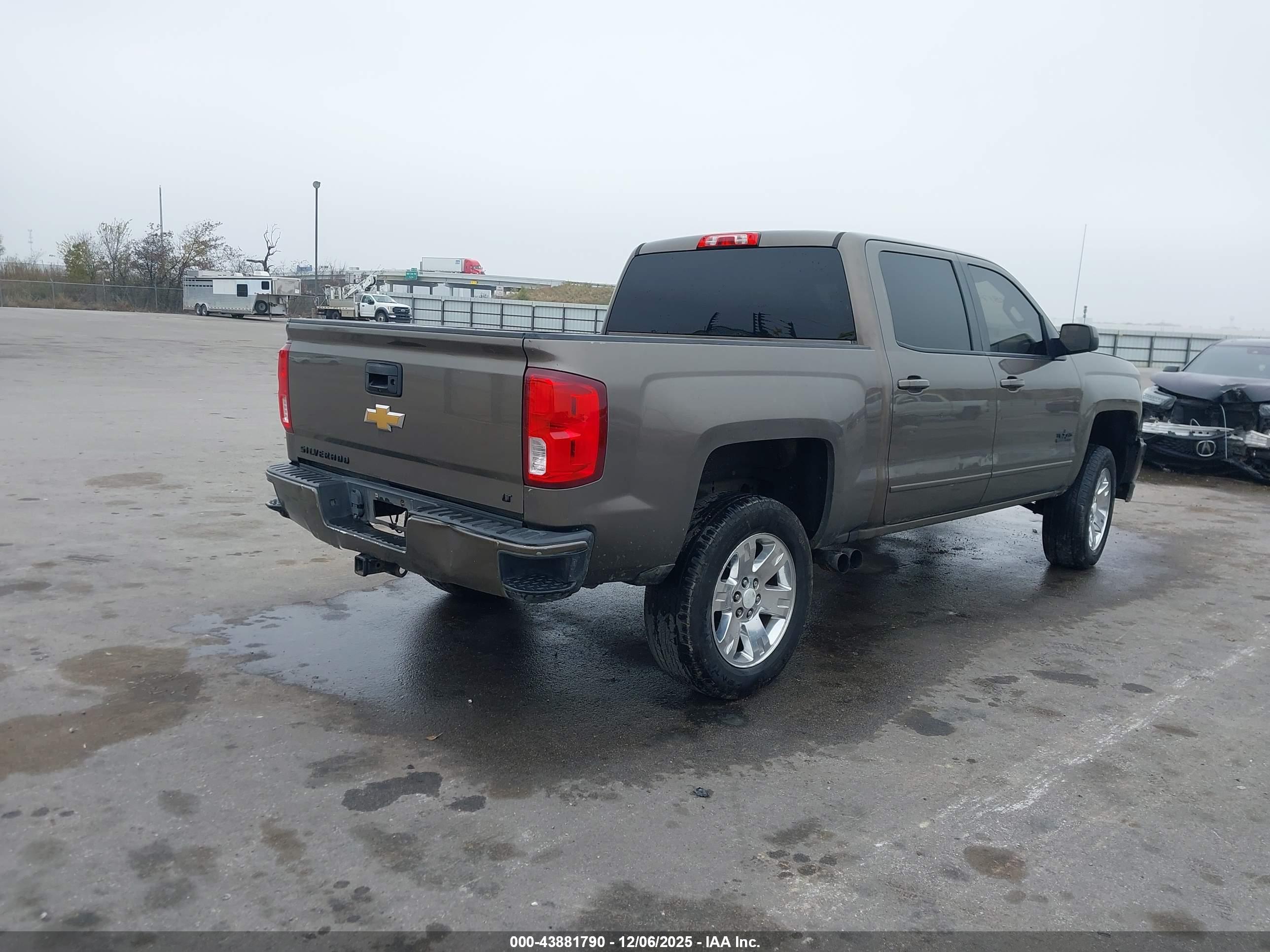 CHEVROLET SILVERADO image 4