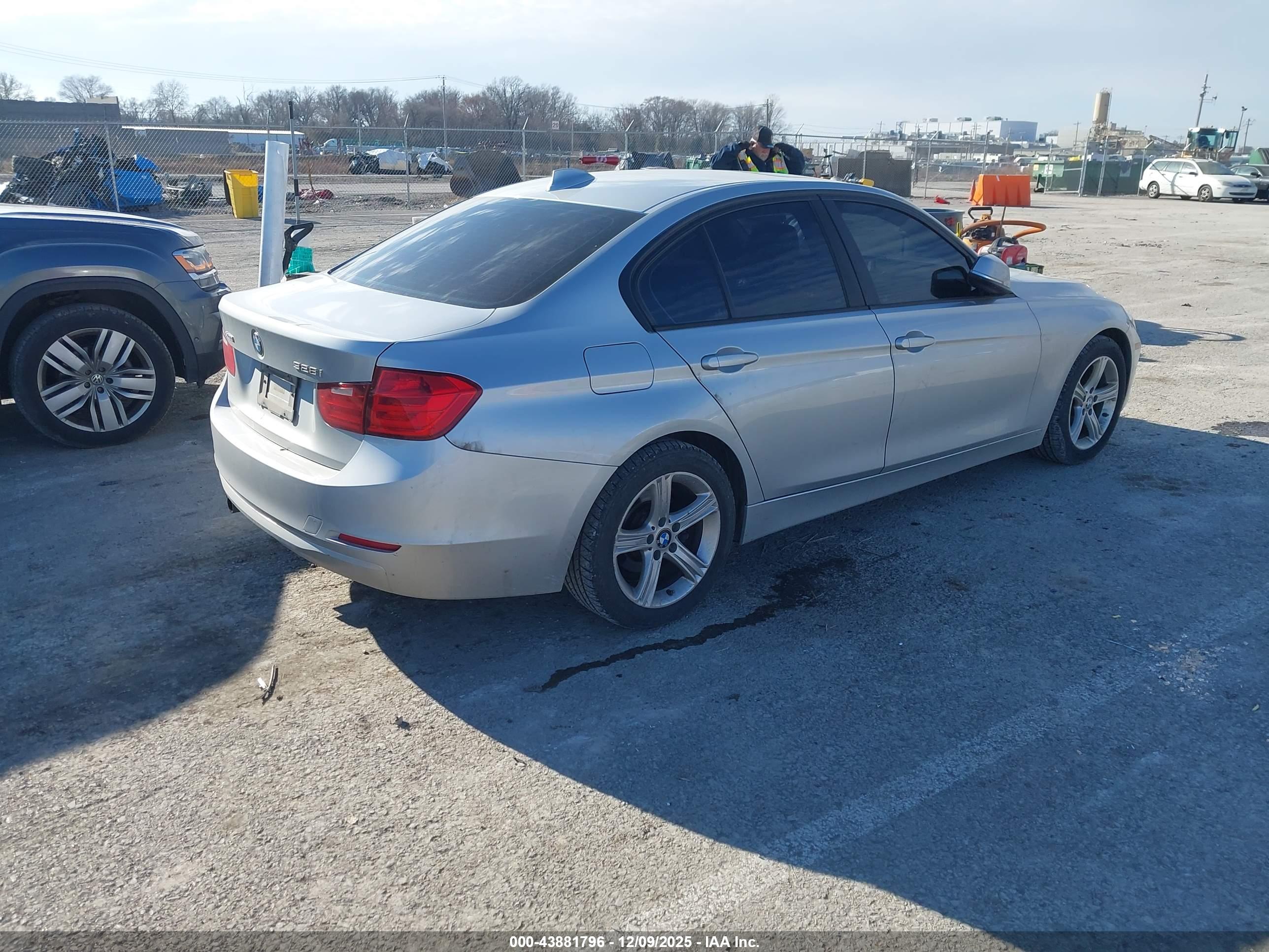 BMW 328I image 4