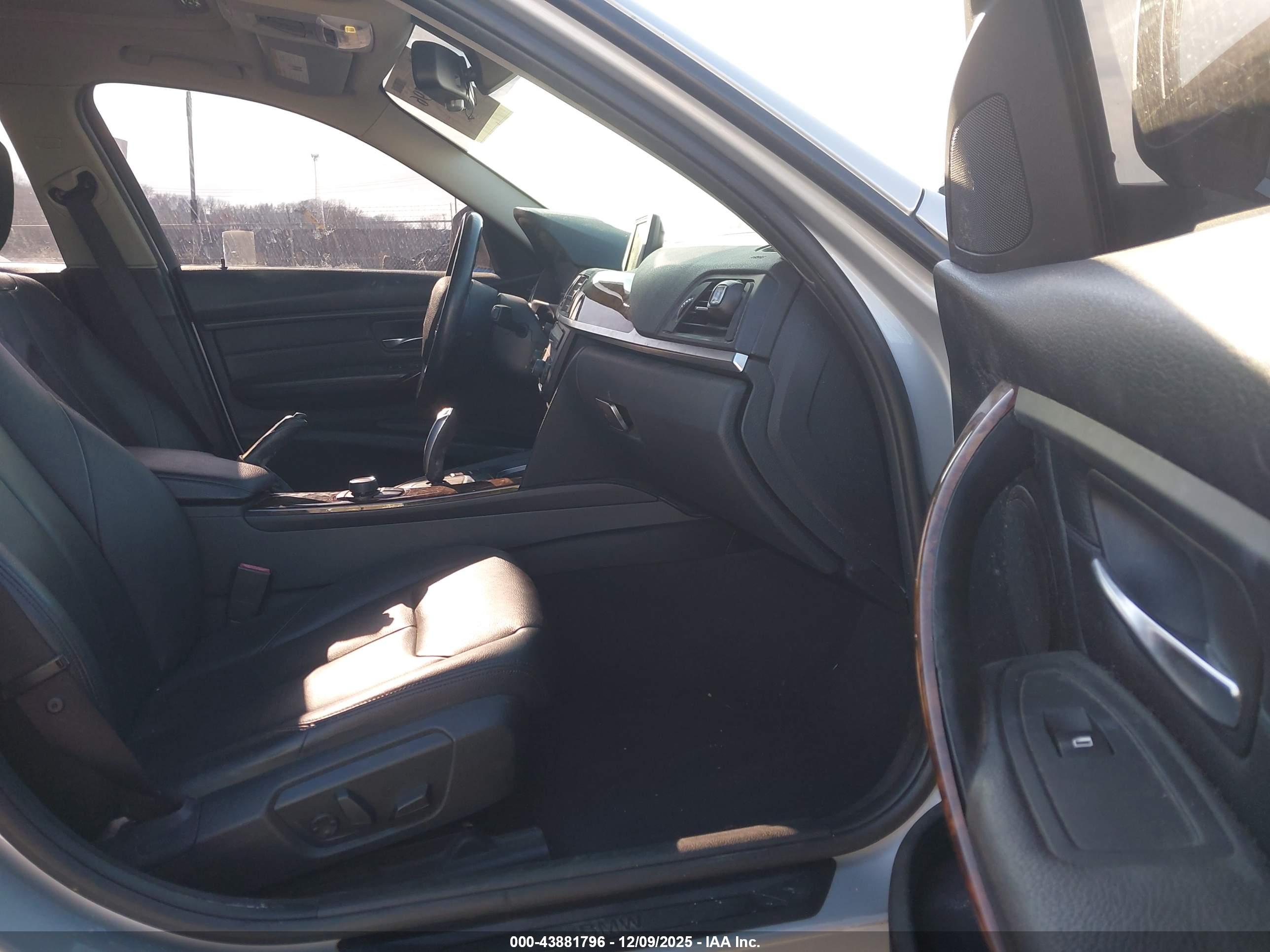 BMW 328I image 5