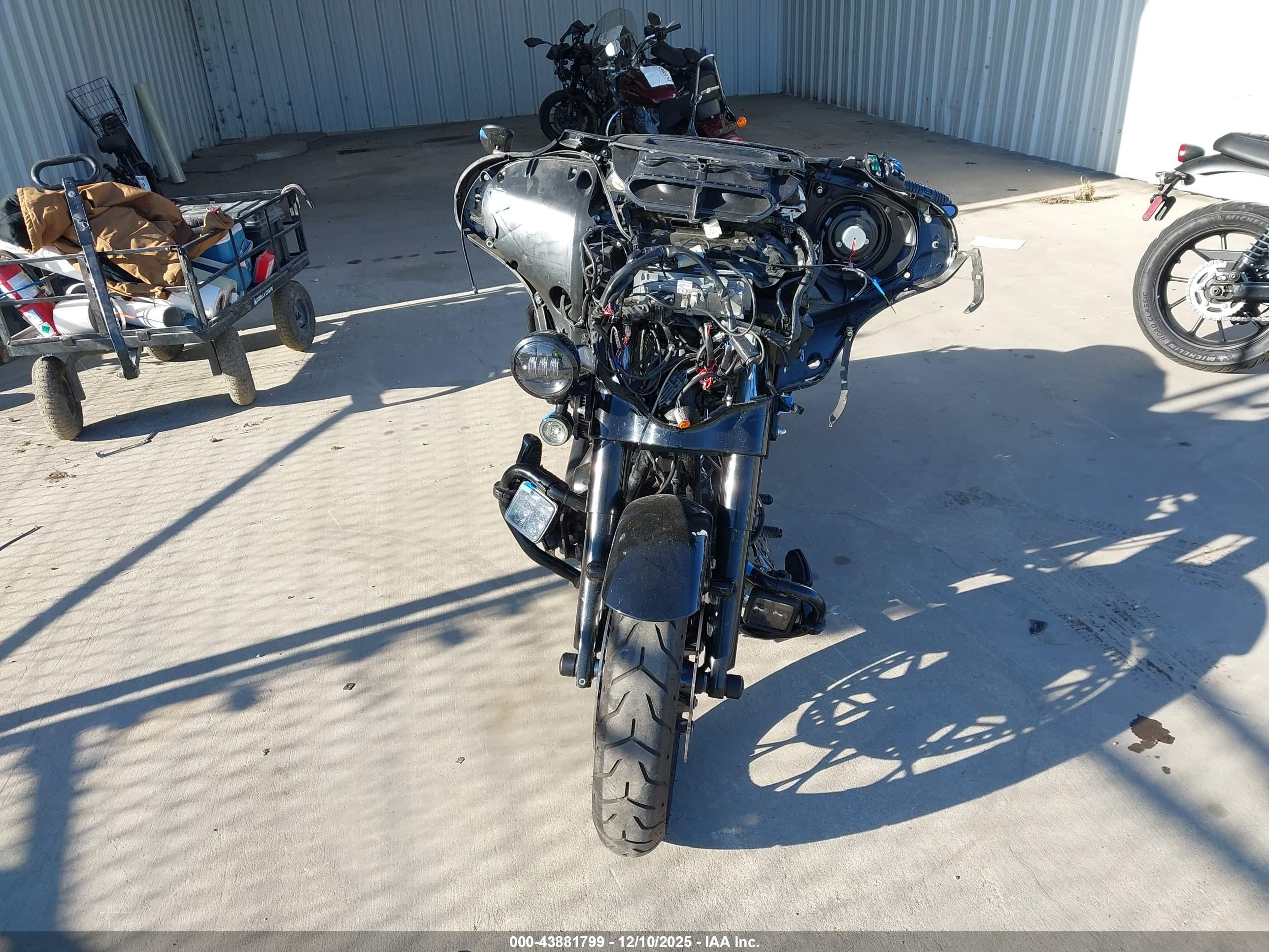 HARLEY-DAVIDSON FLHXS image 5