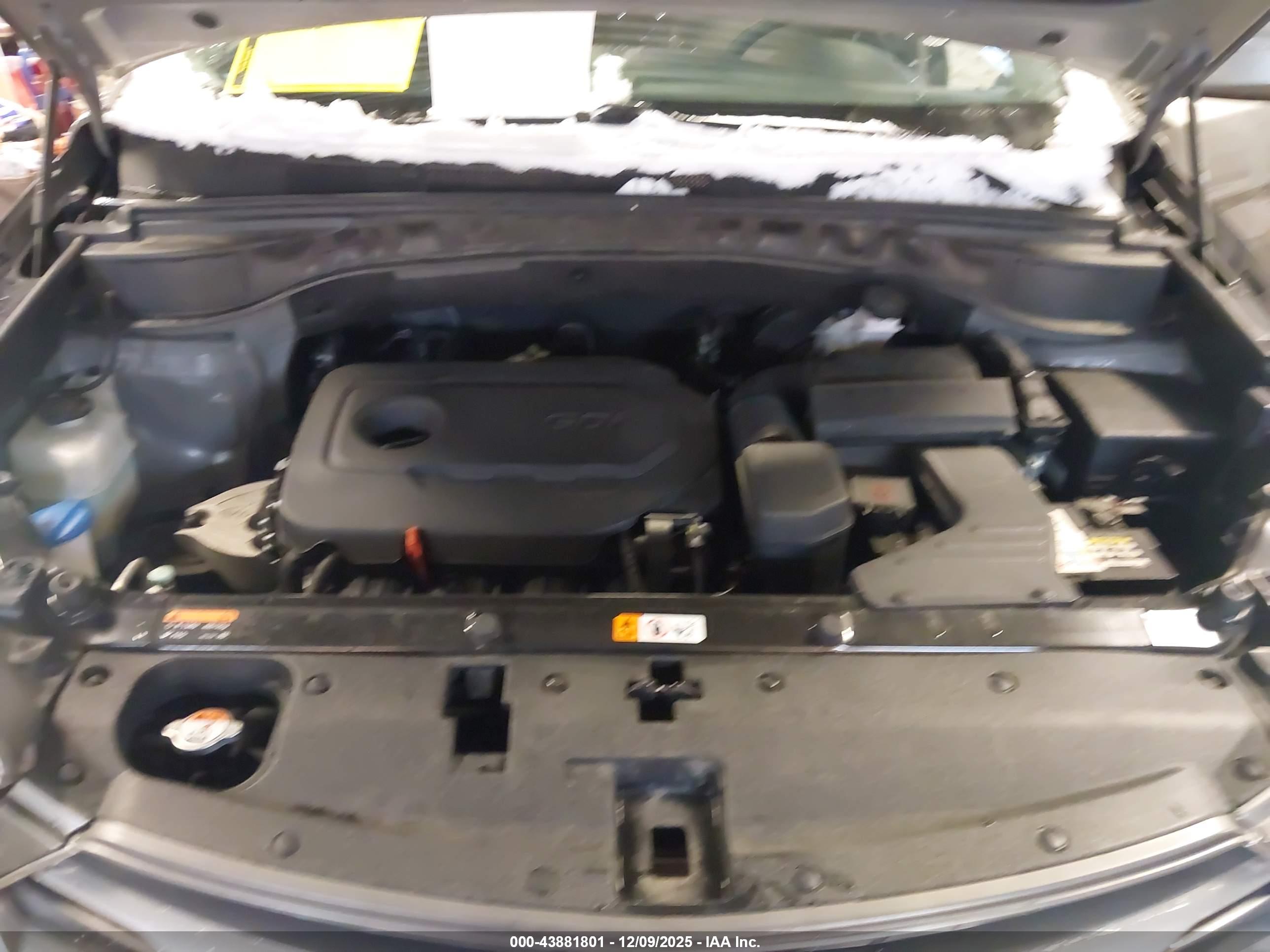 HYUNDAI SANTA image 10