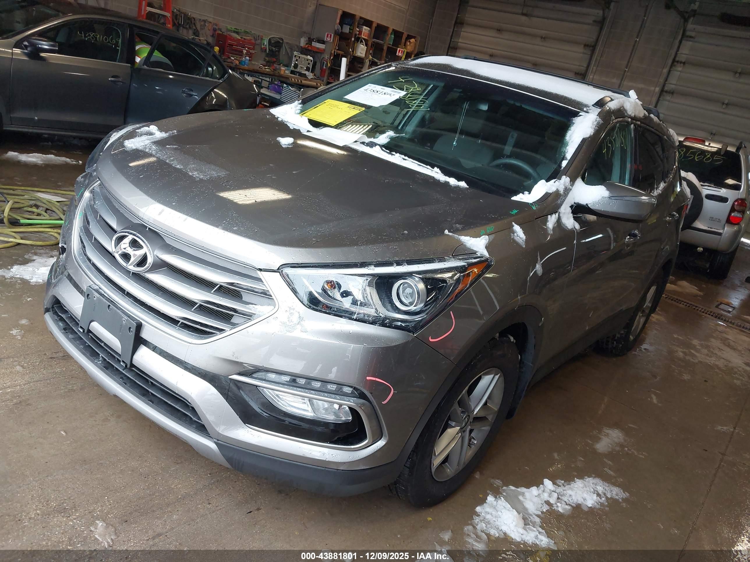 HYUNDAI SANTA image 2