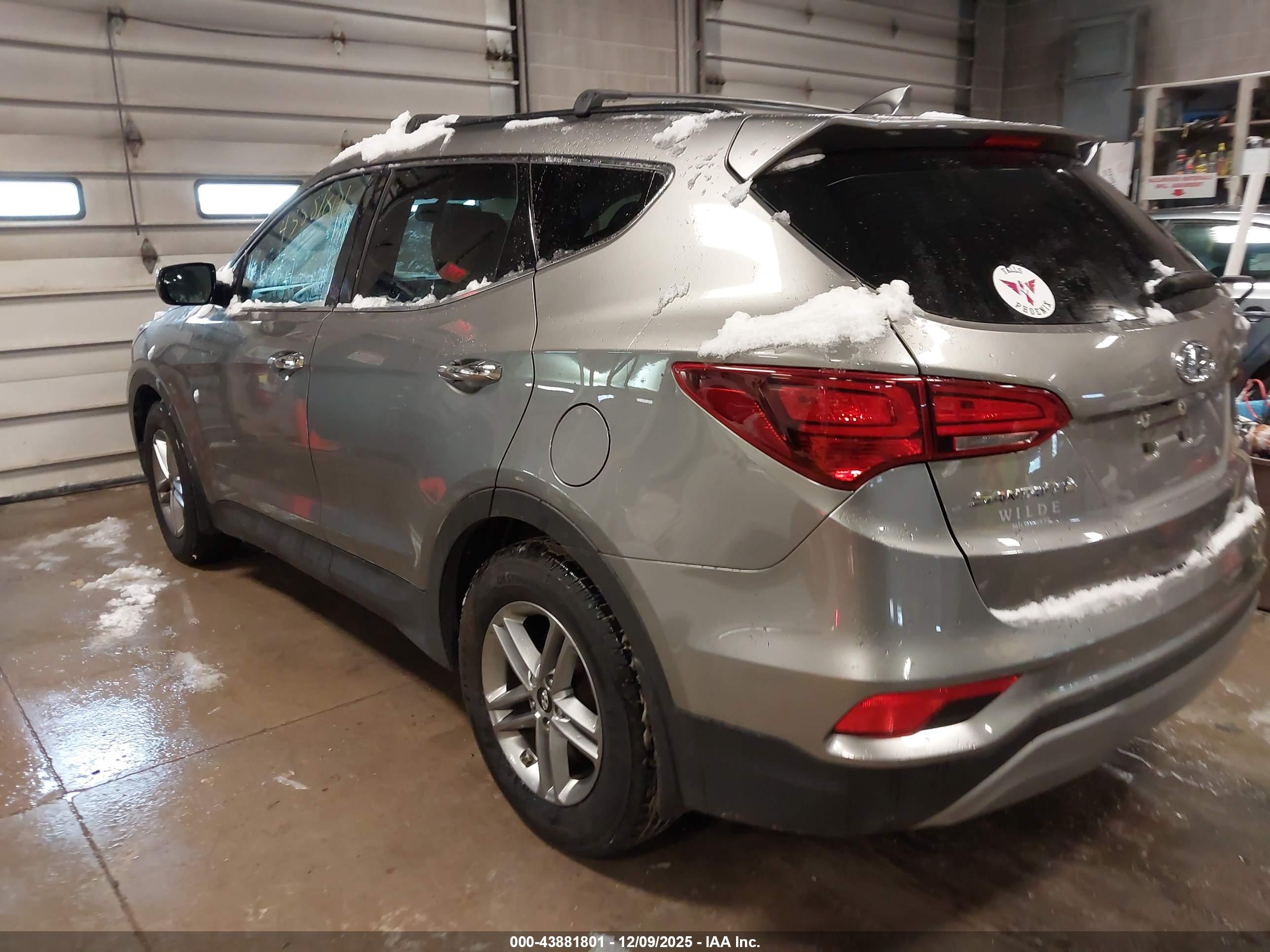 HYUNDAI SANTA image 3