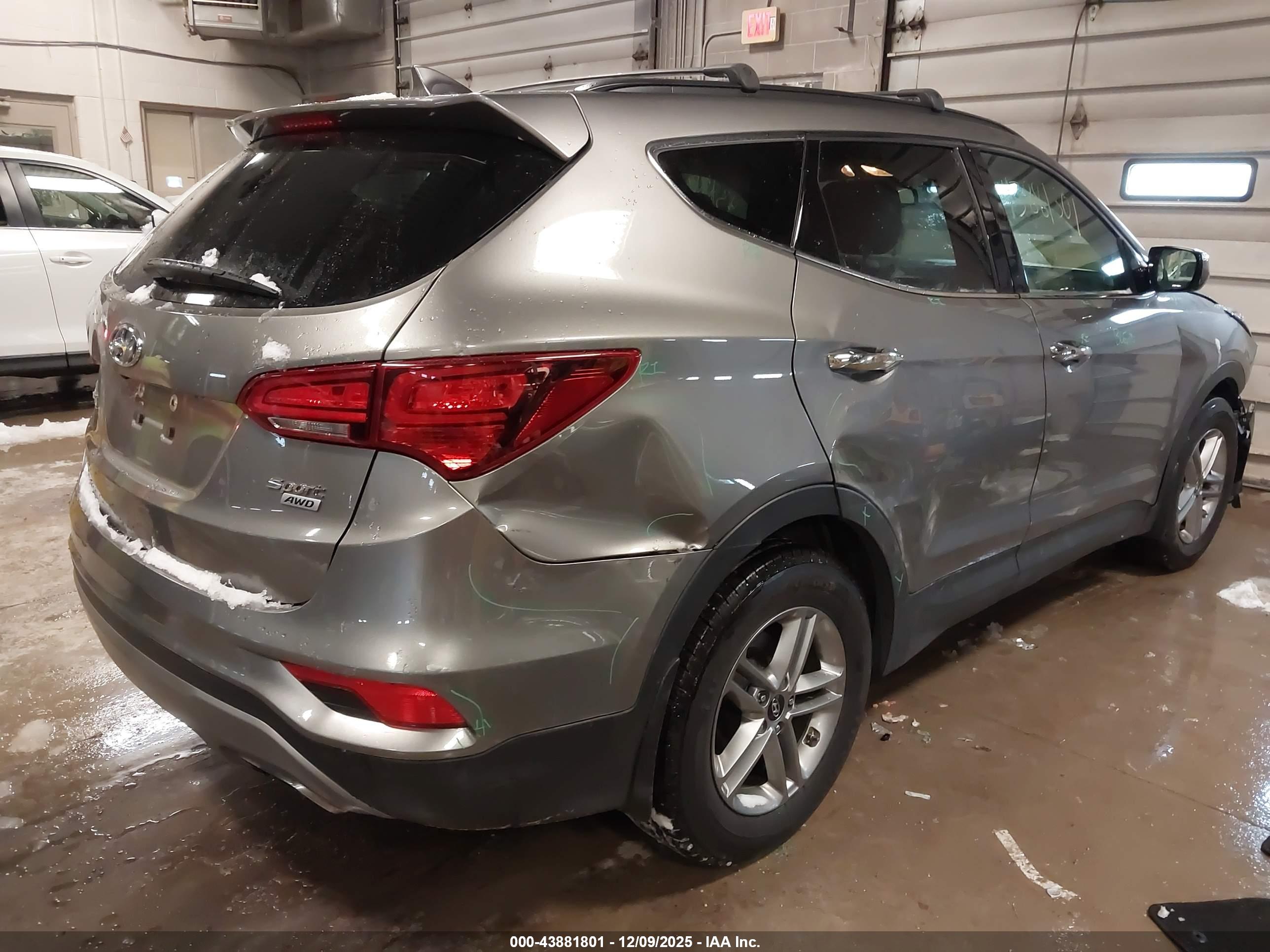 HYUNDAI SANTA image 4