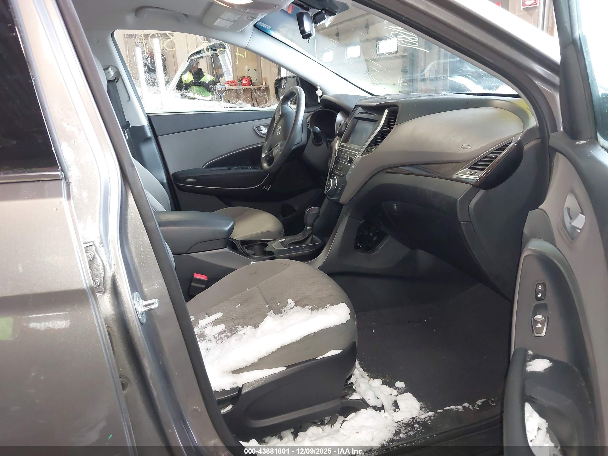 HYUNDAI SANTA image 5