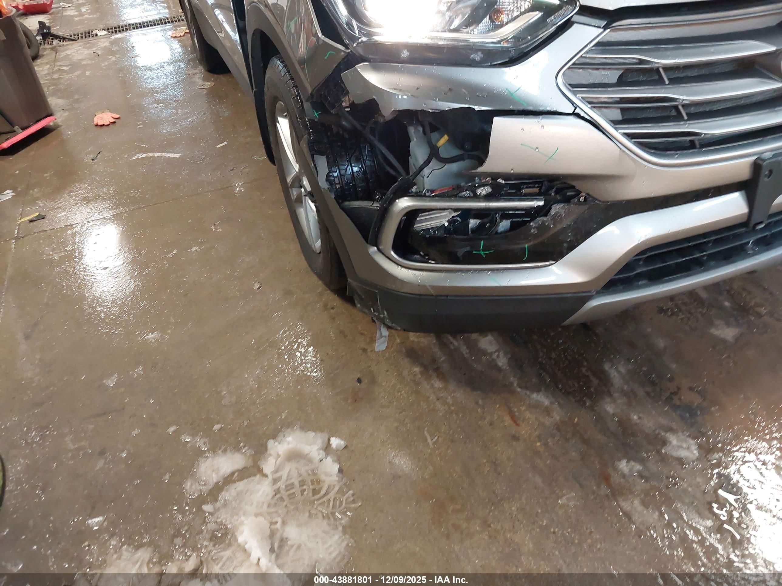 HYUNDAI SANTA image 6