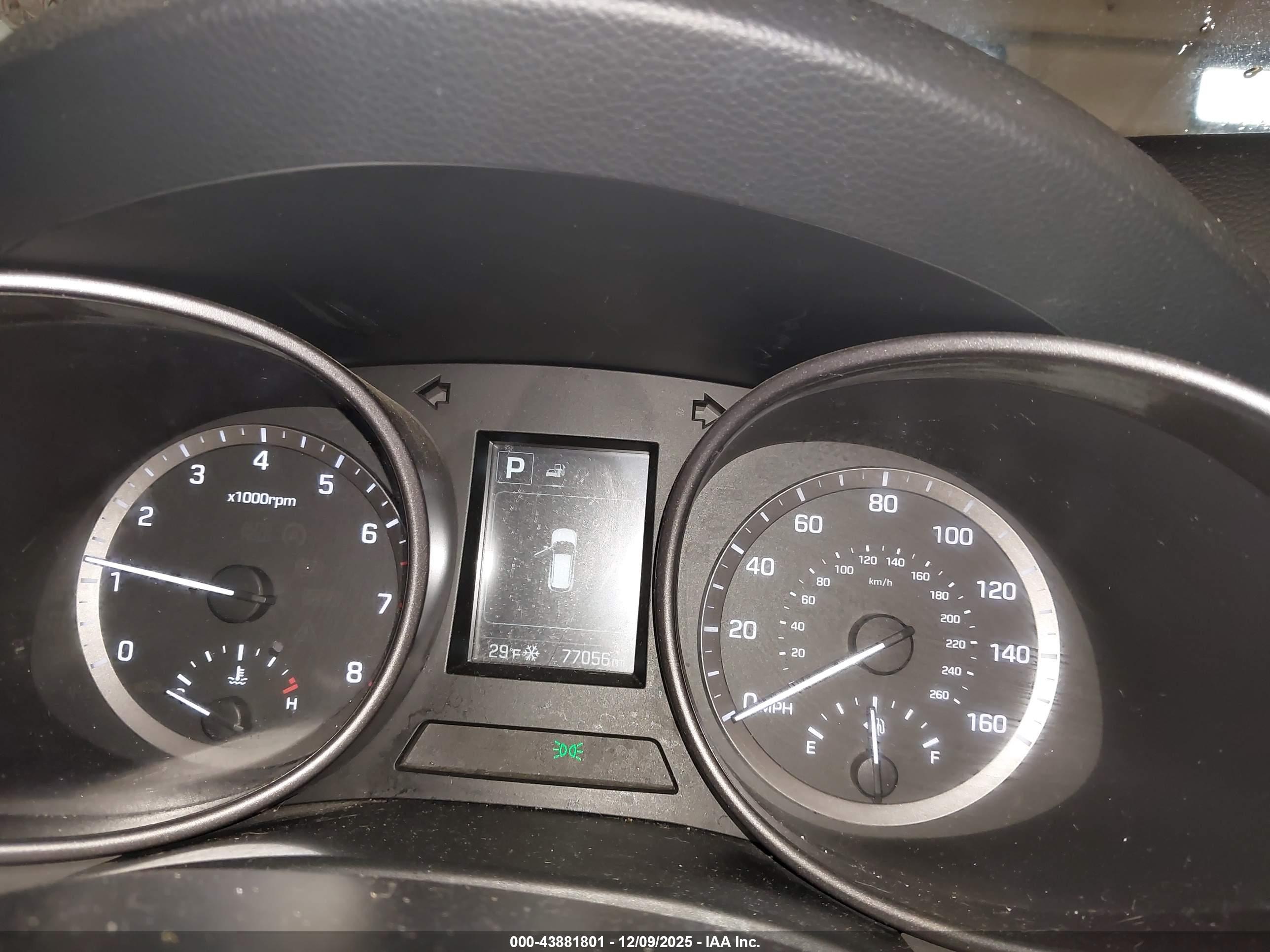 HYUNDAI SANTA image 7