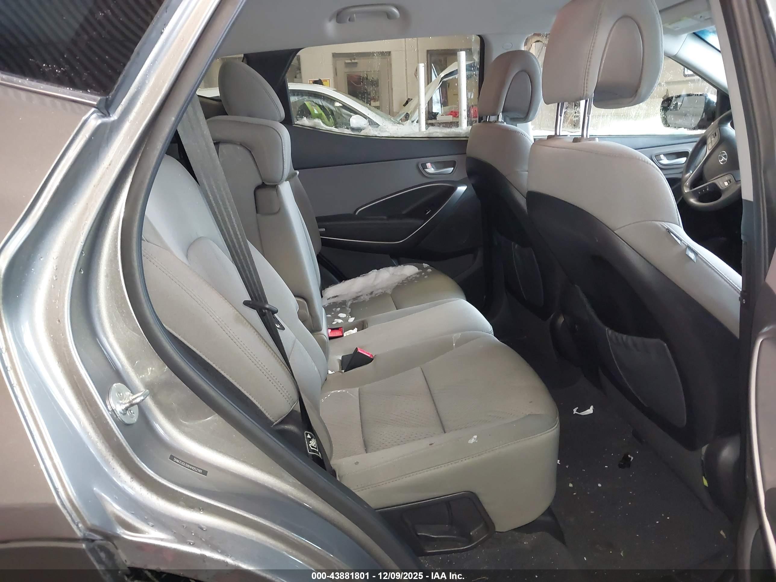 HYUNDAI SANTA image 8