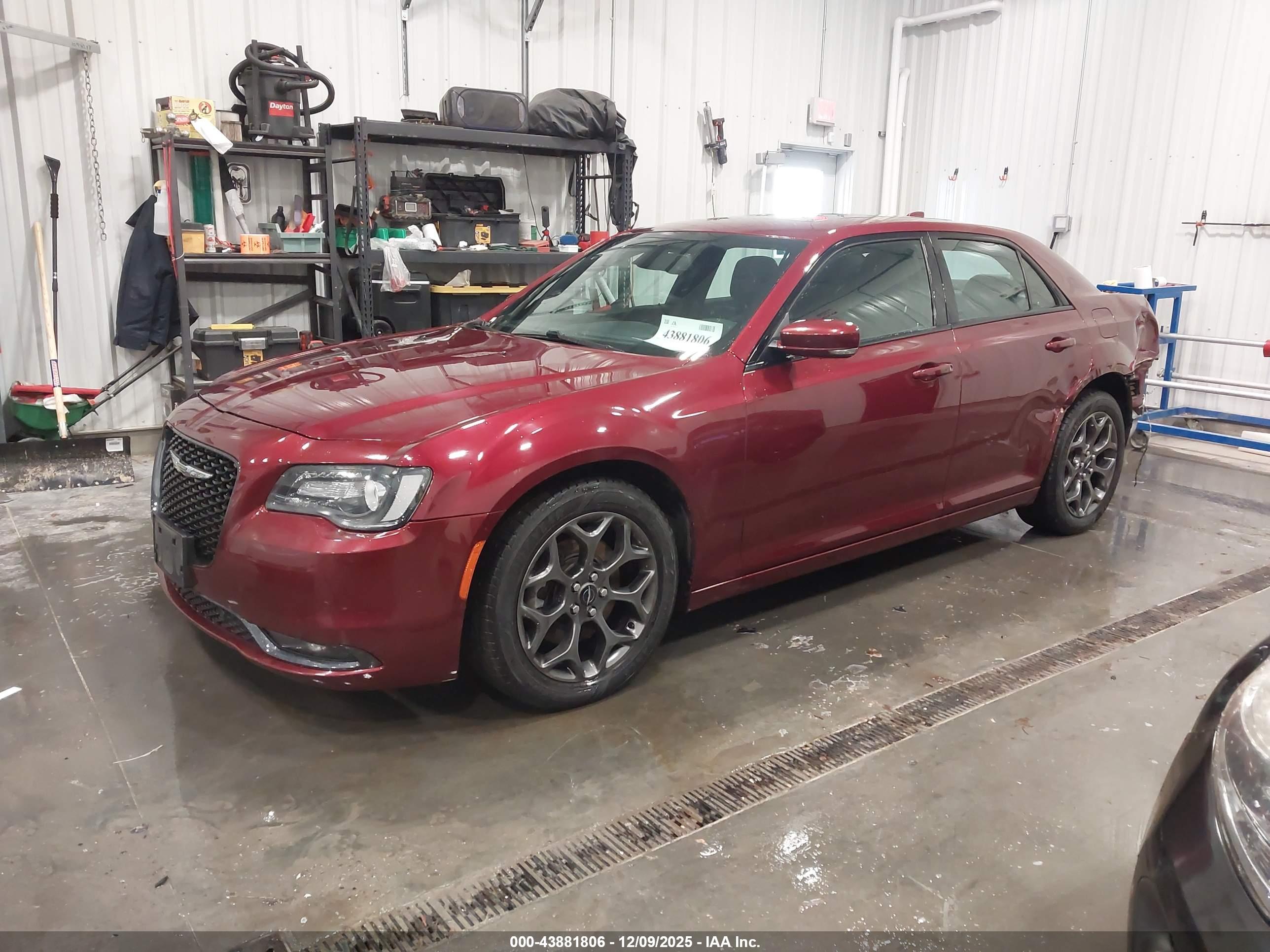 CHRYSLER 300 image 2