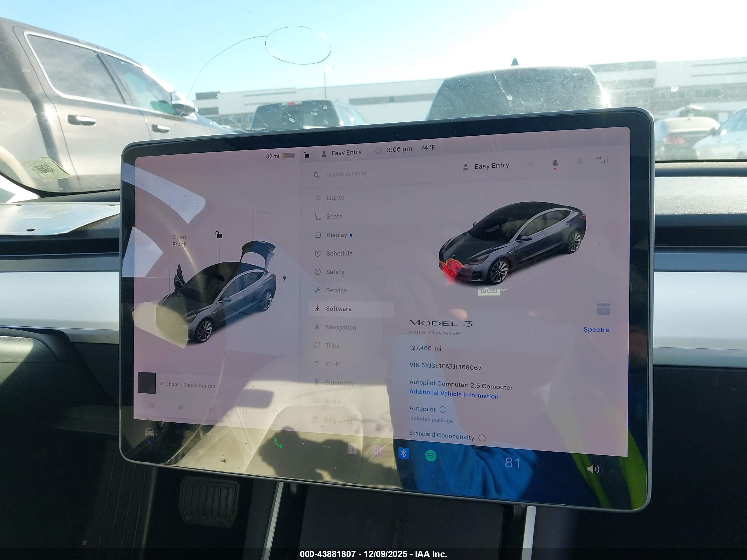 TESLA MODEL image 7