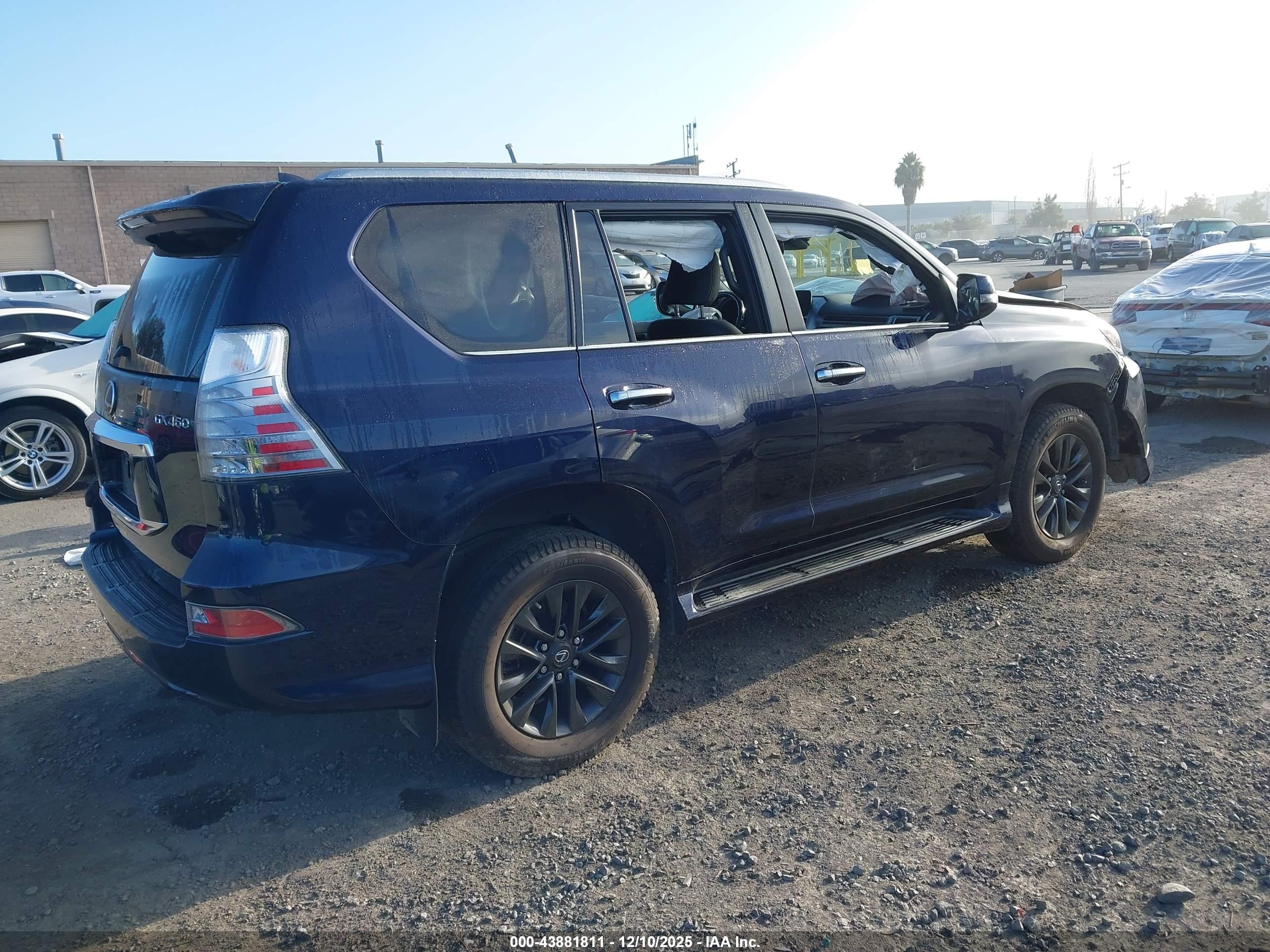 LEXUS GX image 4