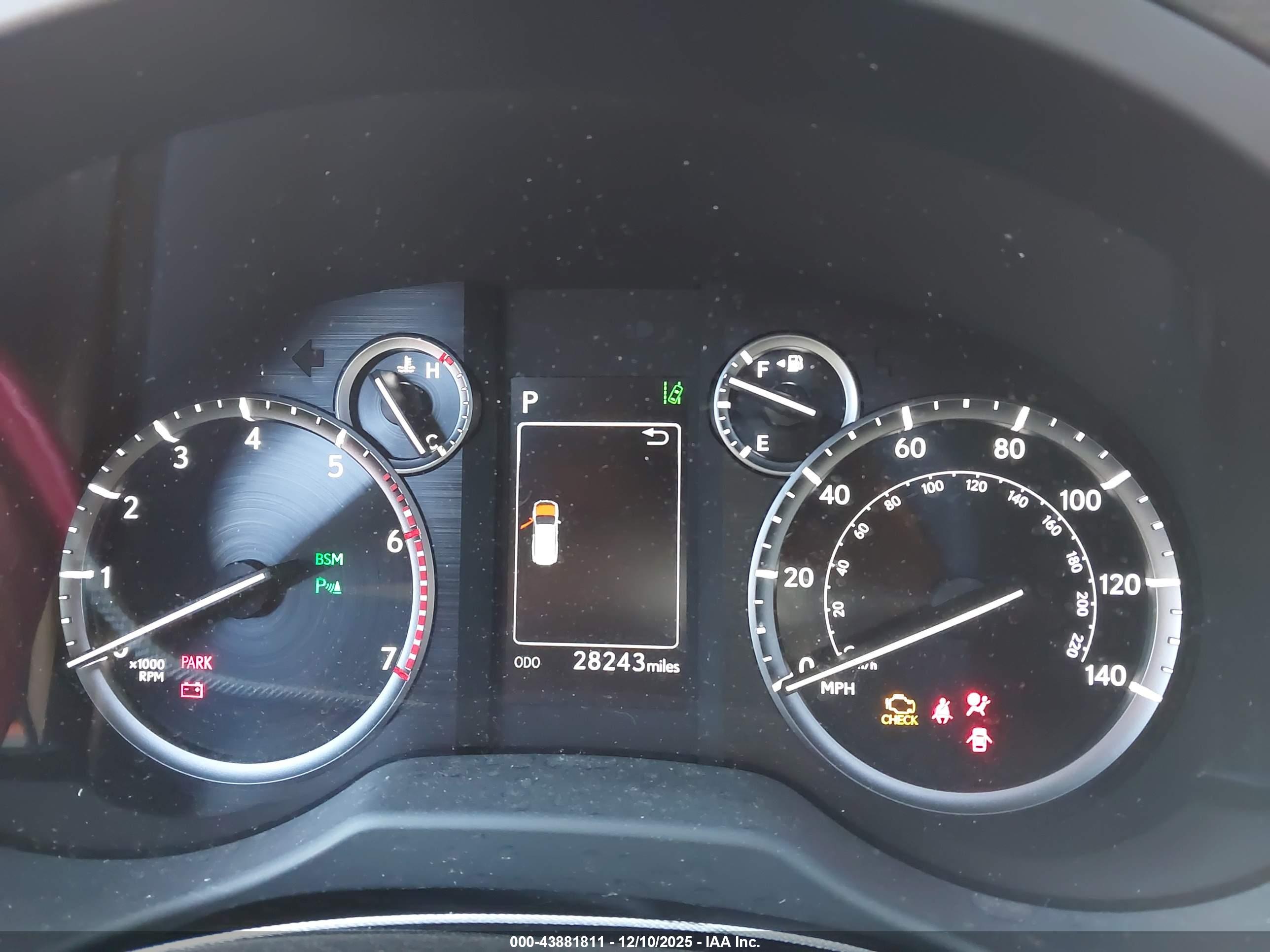 LEXUS GX image 7