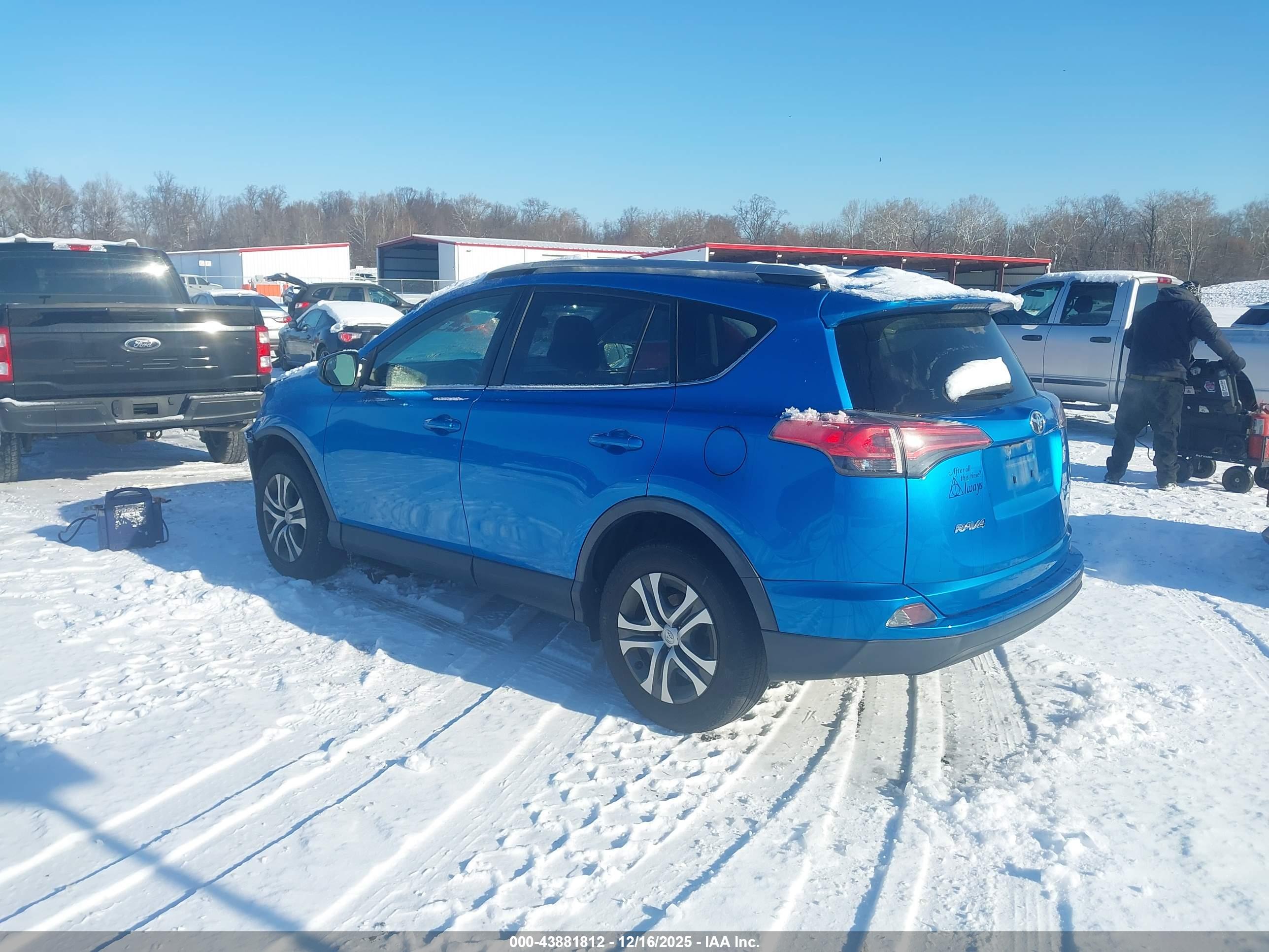TOYOTA RAV4 image 3