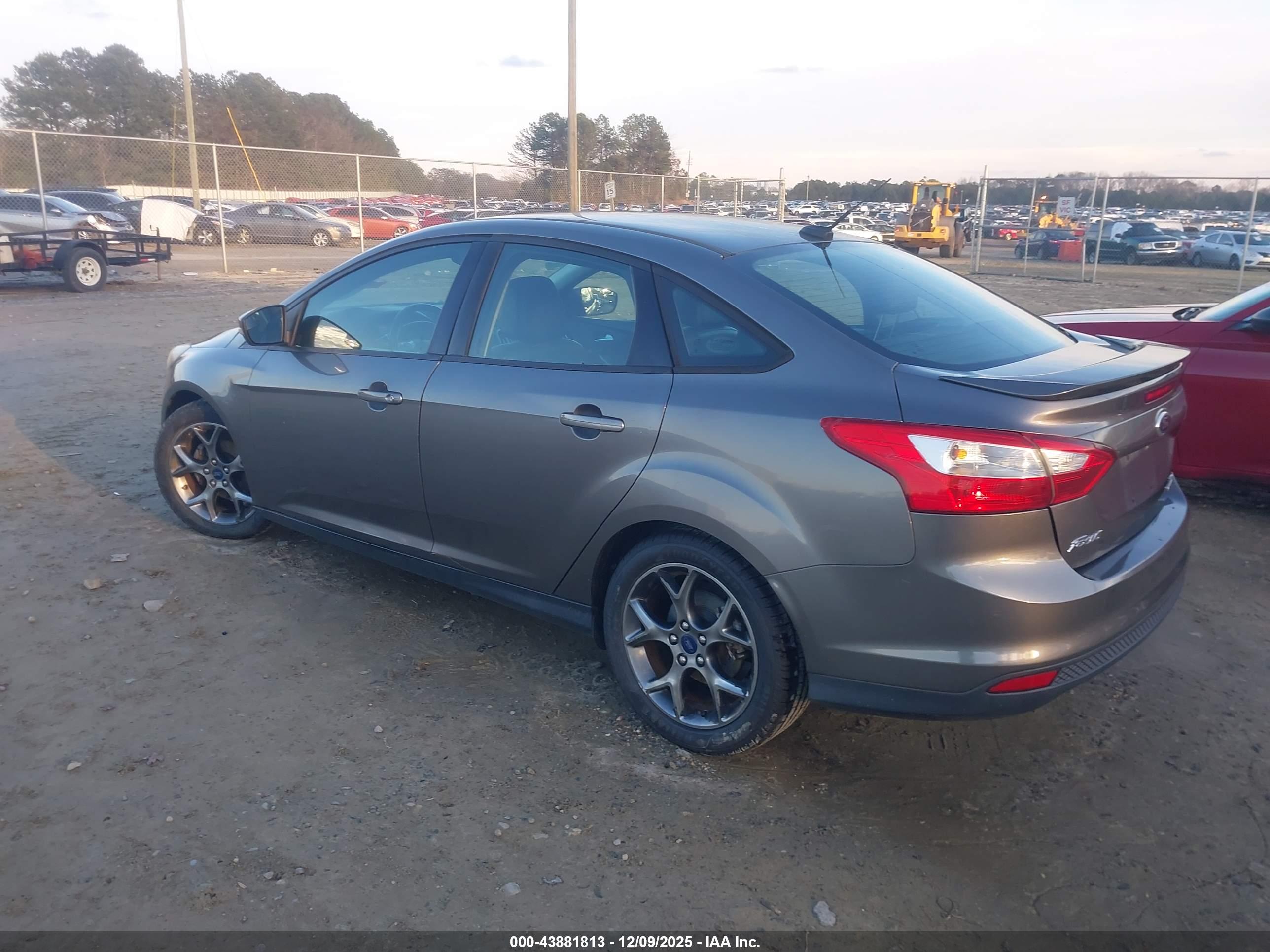 FORD FOCUS image 3