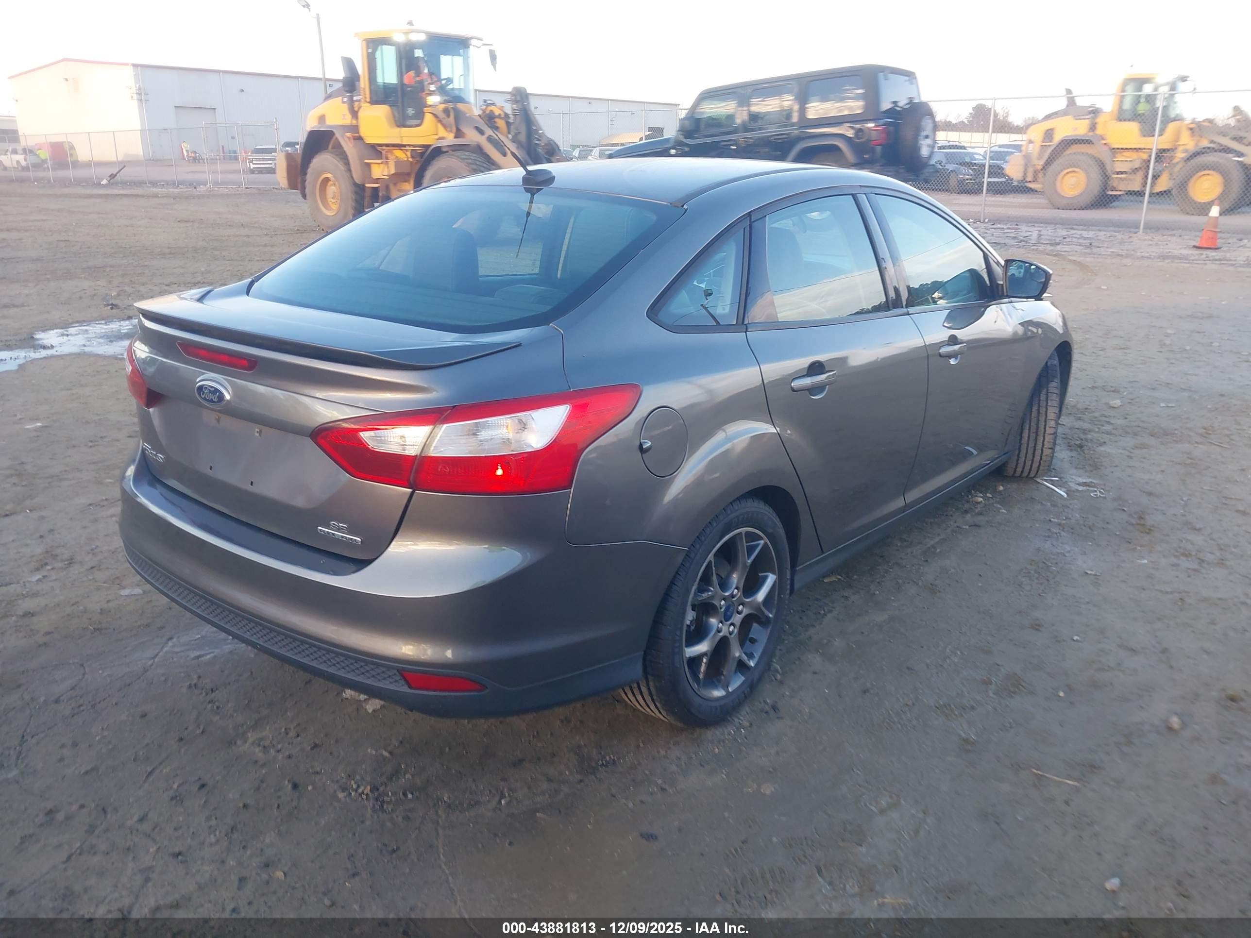 FORD FOCUS image 4