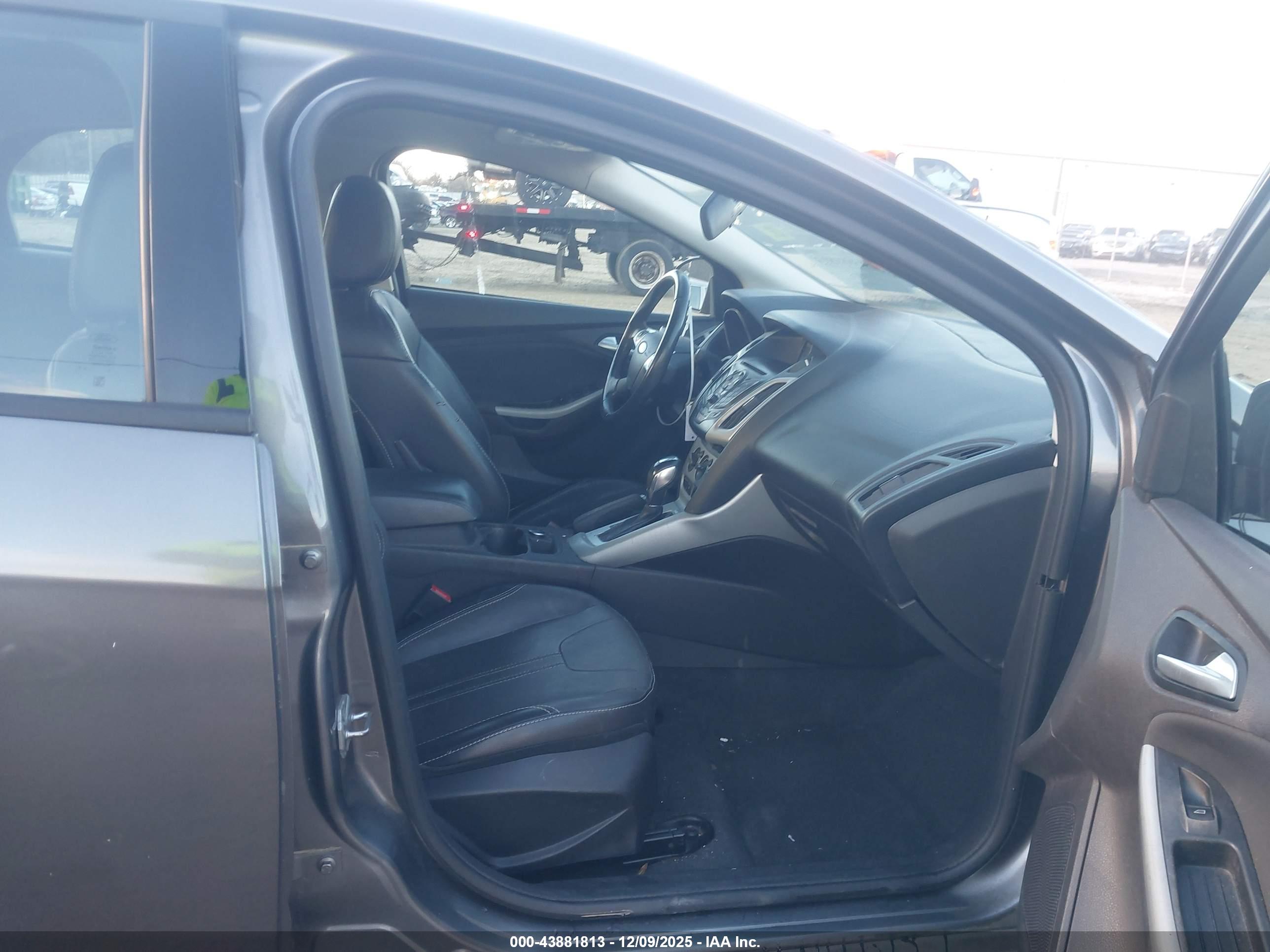 FORD FOCUS image 5