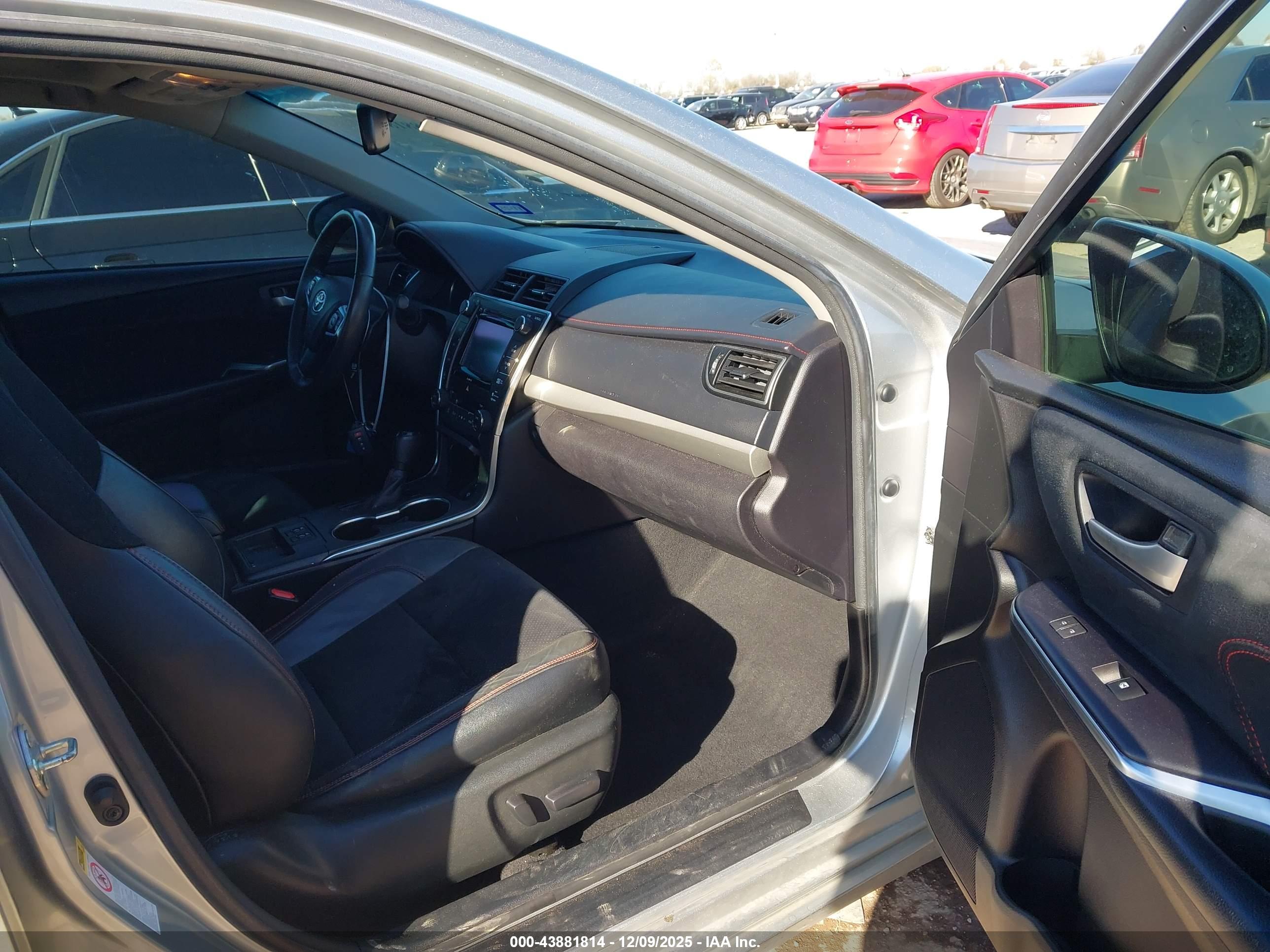 TOYOTA CAMRY image 5