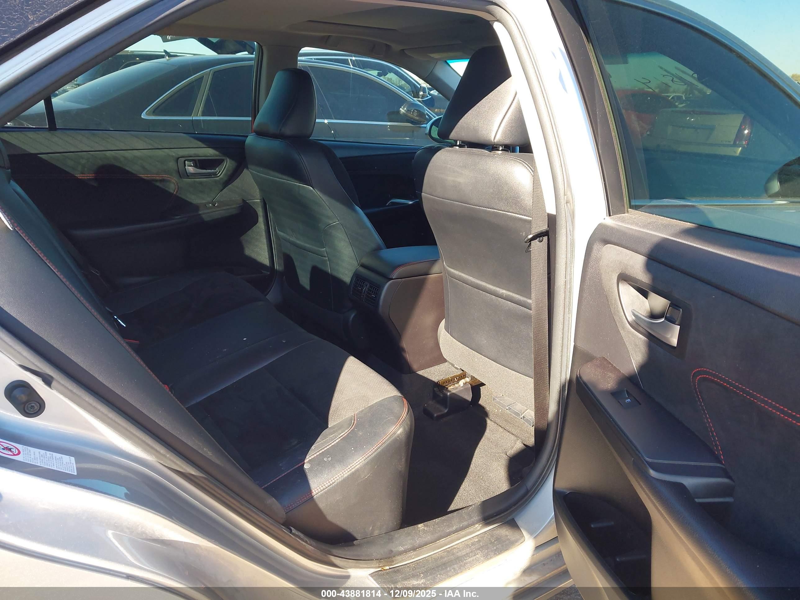 TOYOTA CAMRY image 8