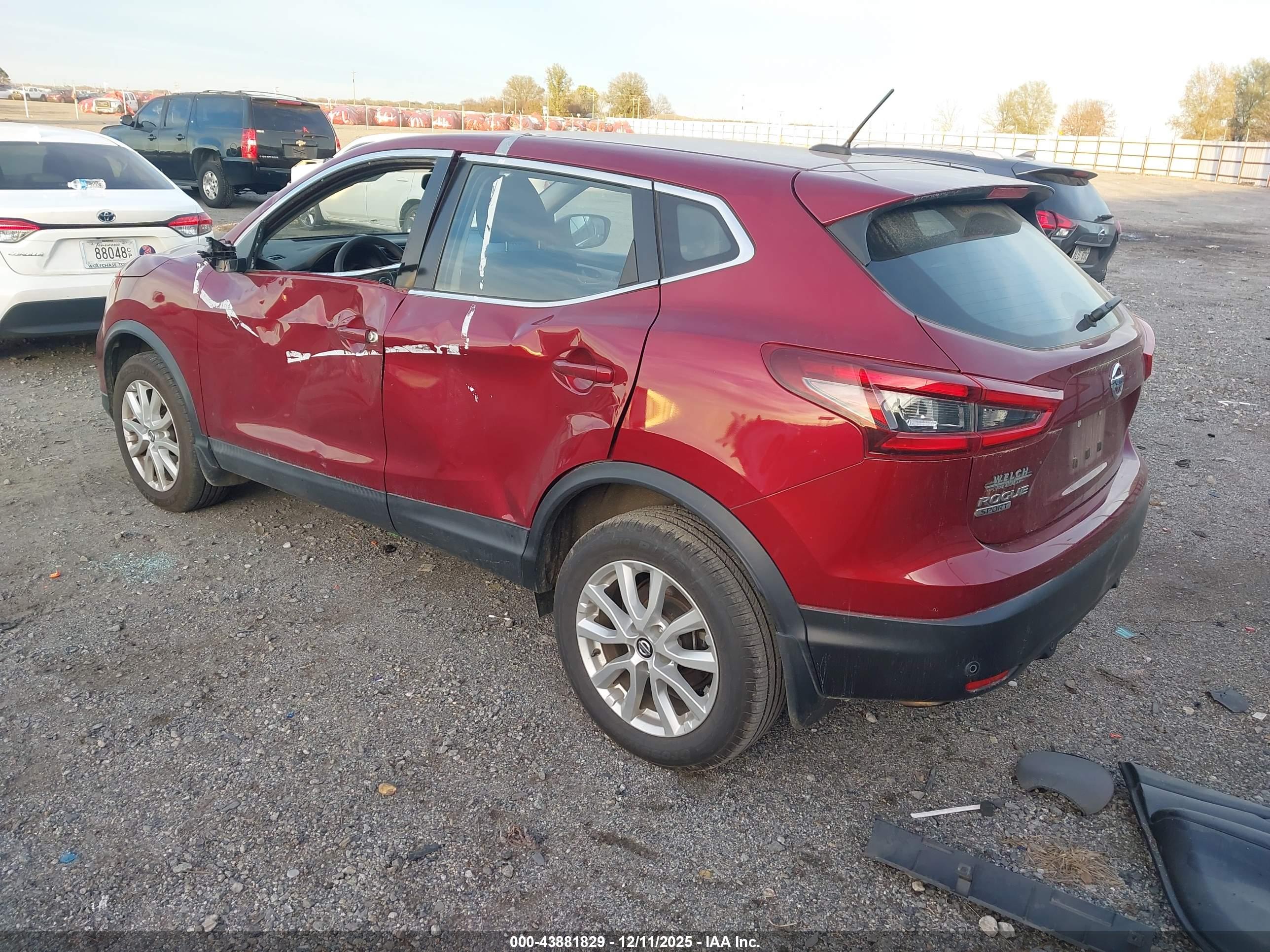 NISSAN ROGUE image 3