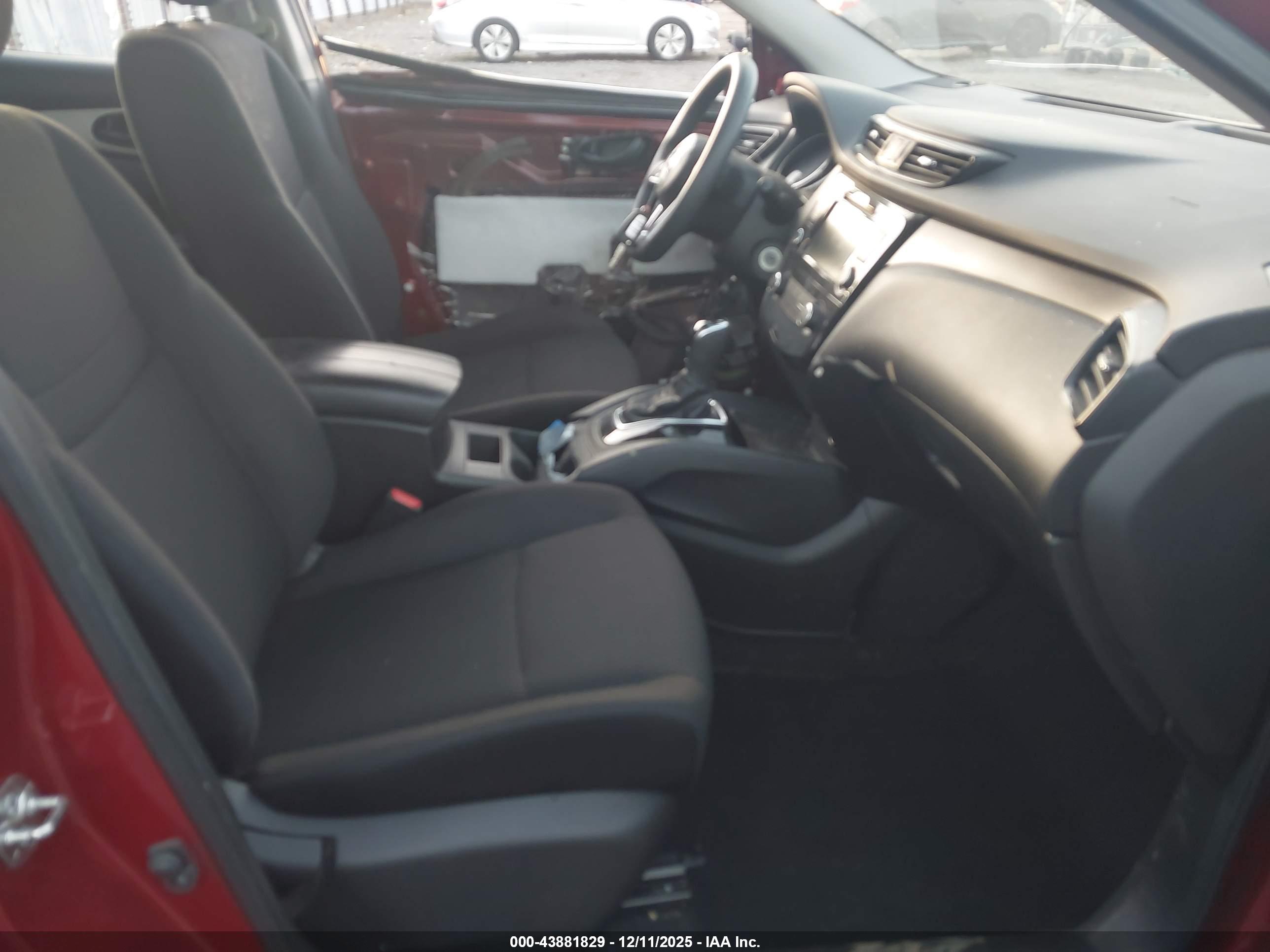 NISSAN ROGUE image 5