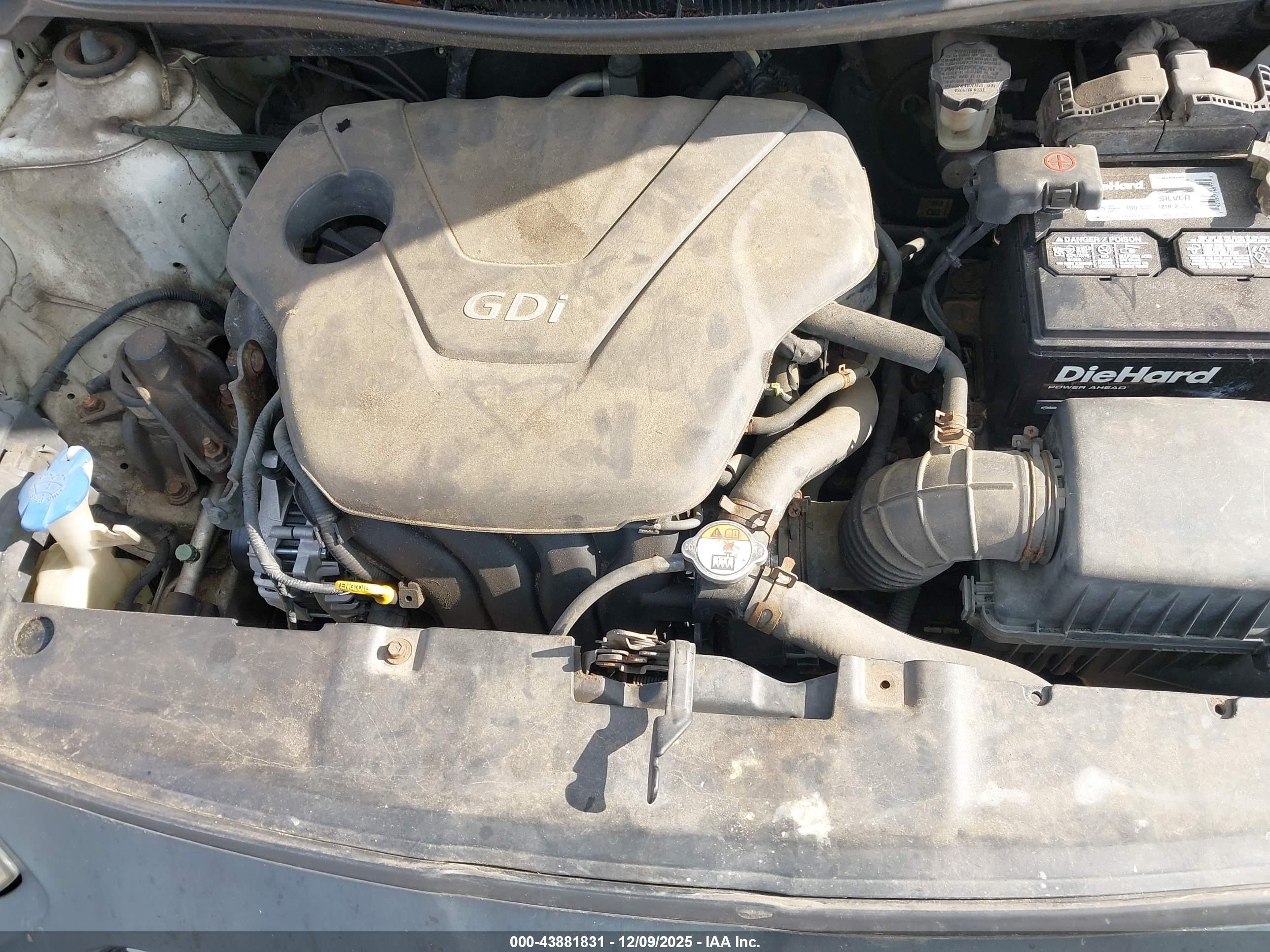 HYUNDAI ACCENT image 10