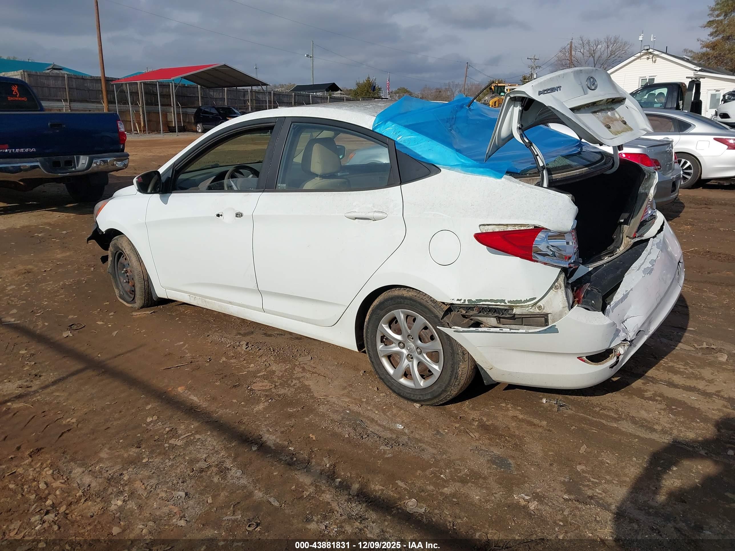 HYUNDAI ACCENT image 3