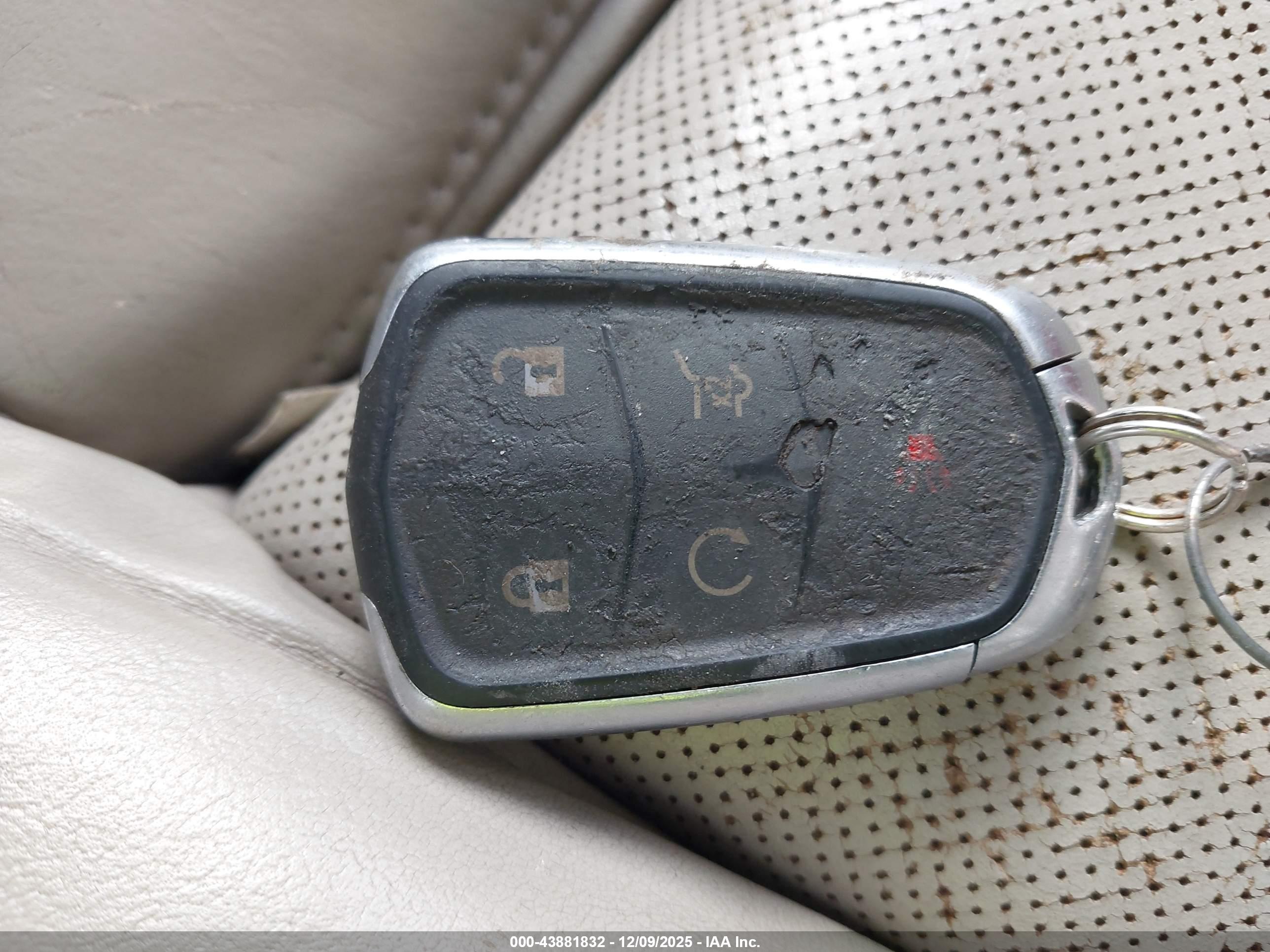 CADILLAC SRX image 11