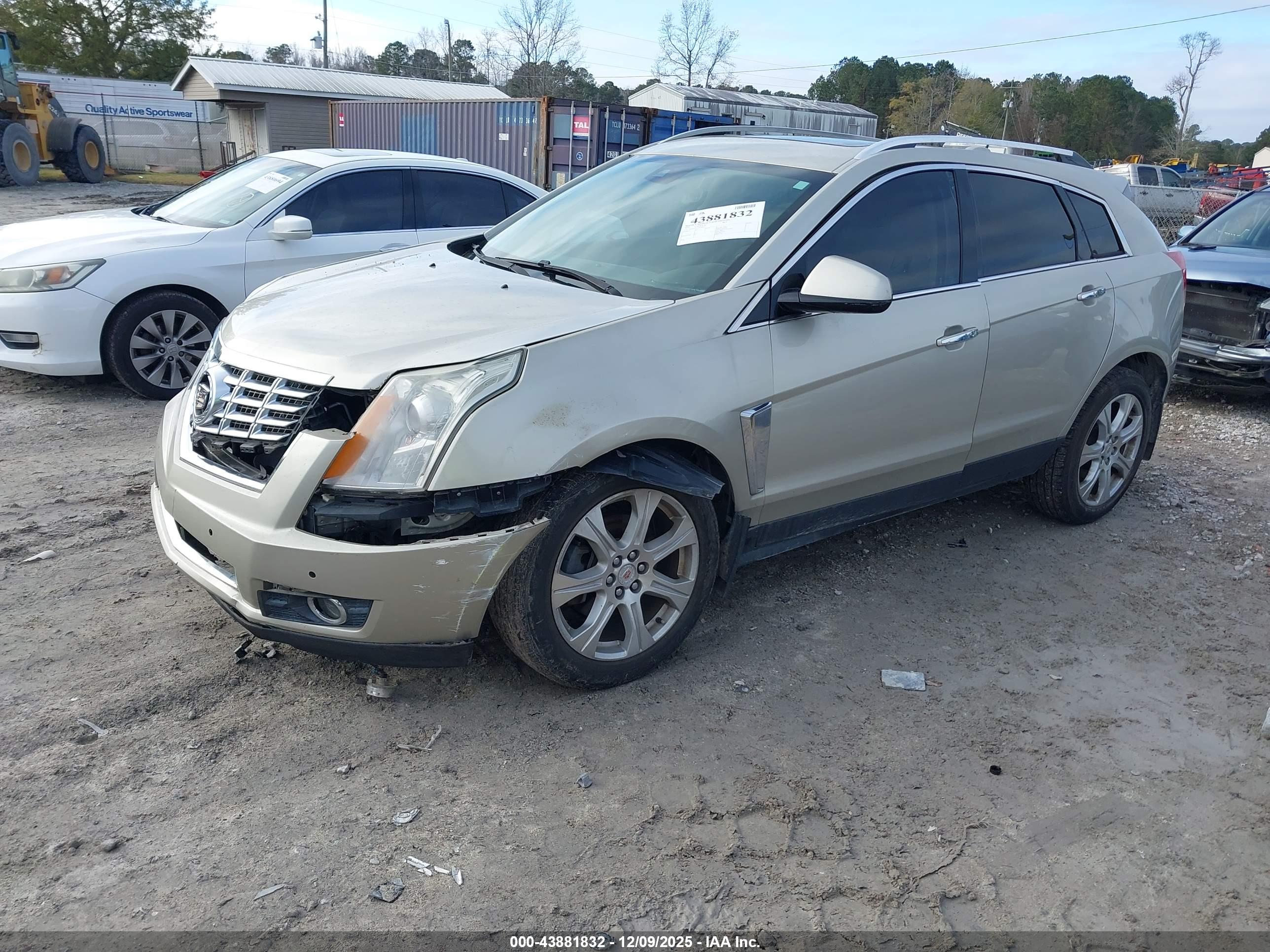 CADILLAC SRX image 2