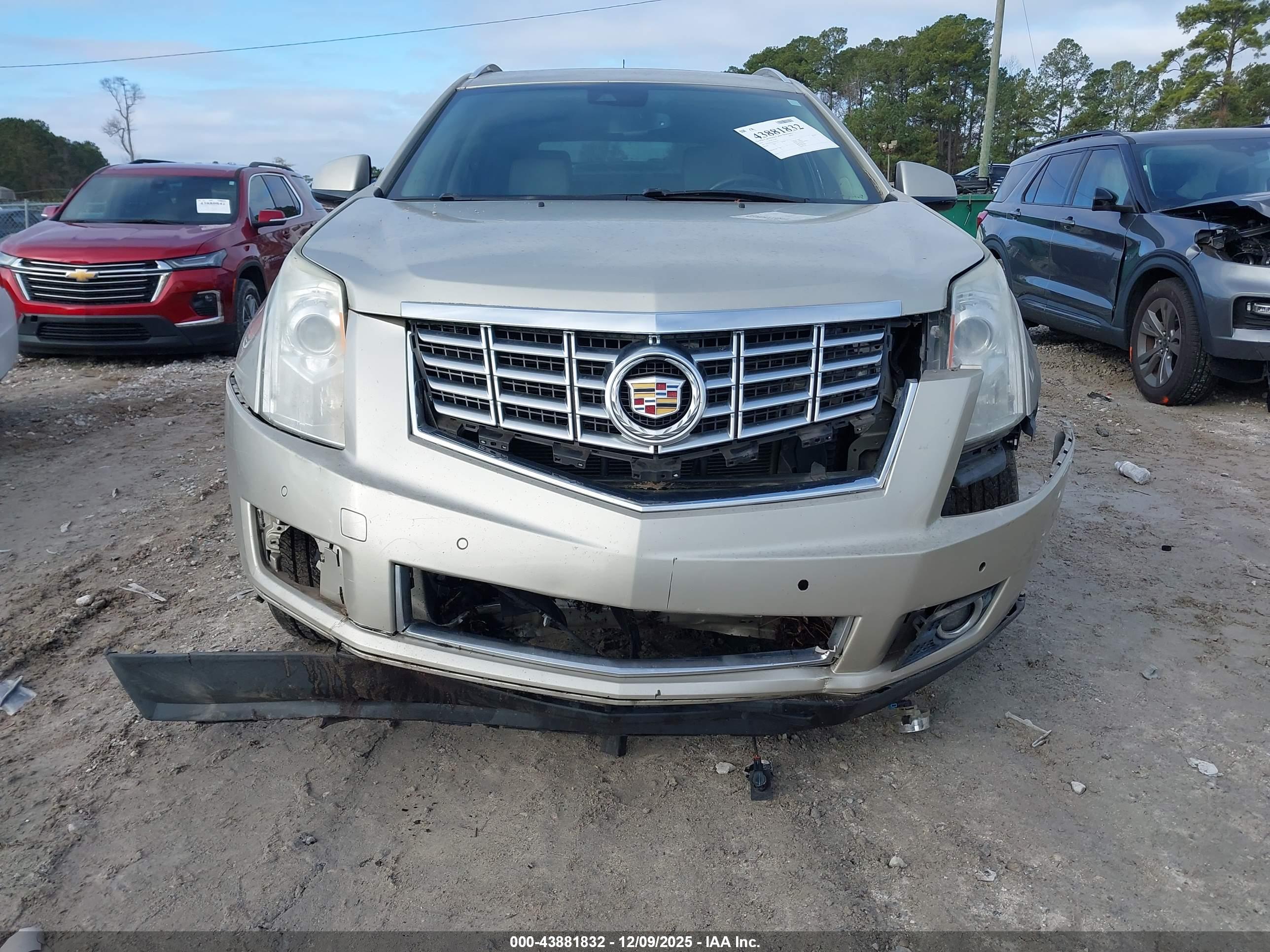 CADILLAC SRX image 6