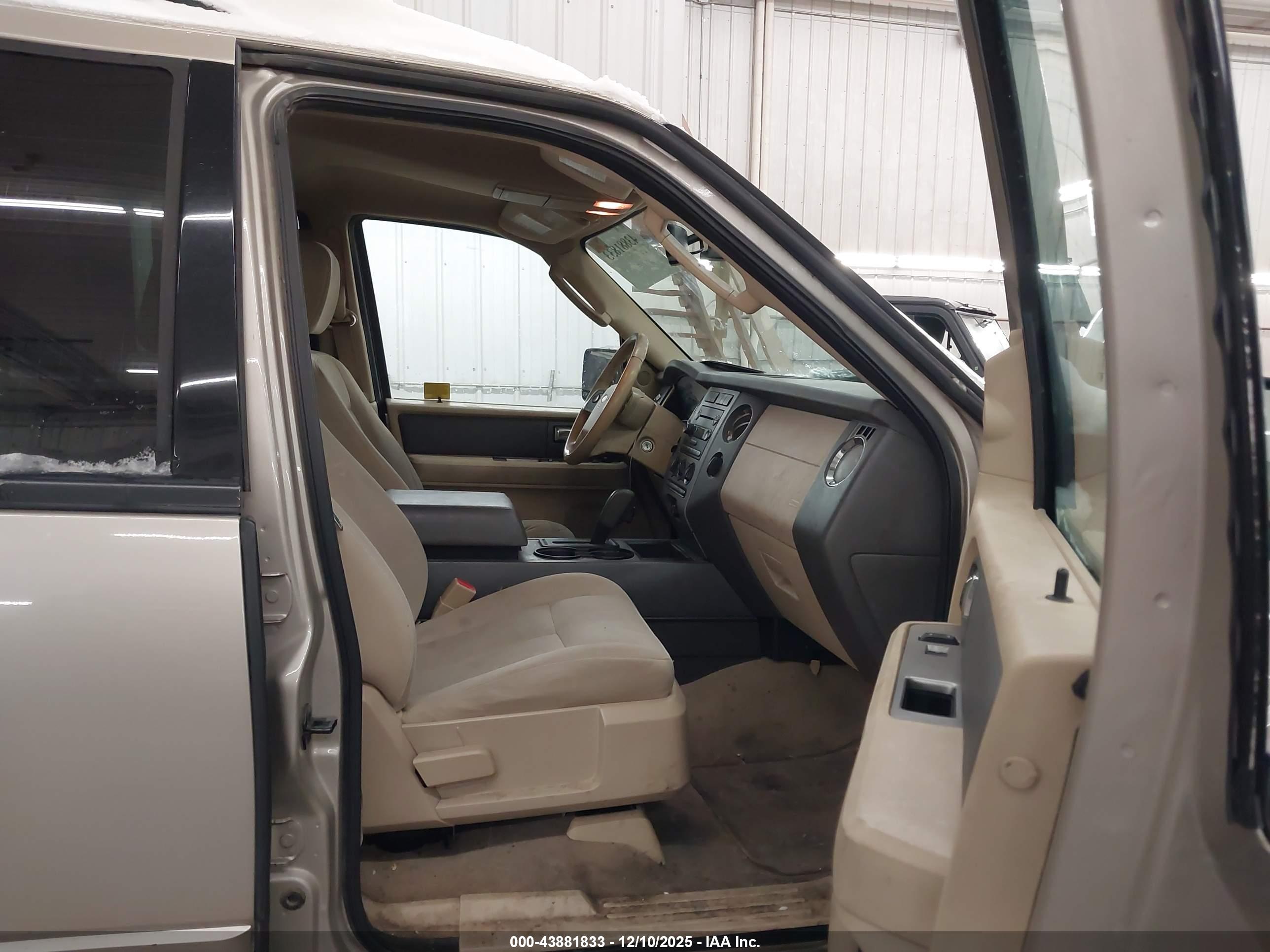 FORD EXPEDITION image 5