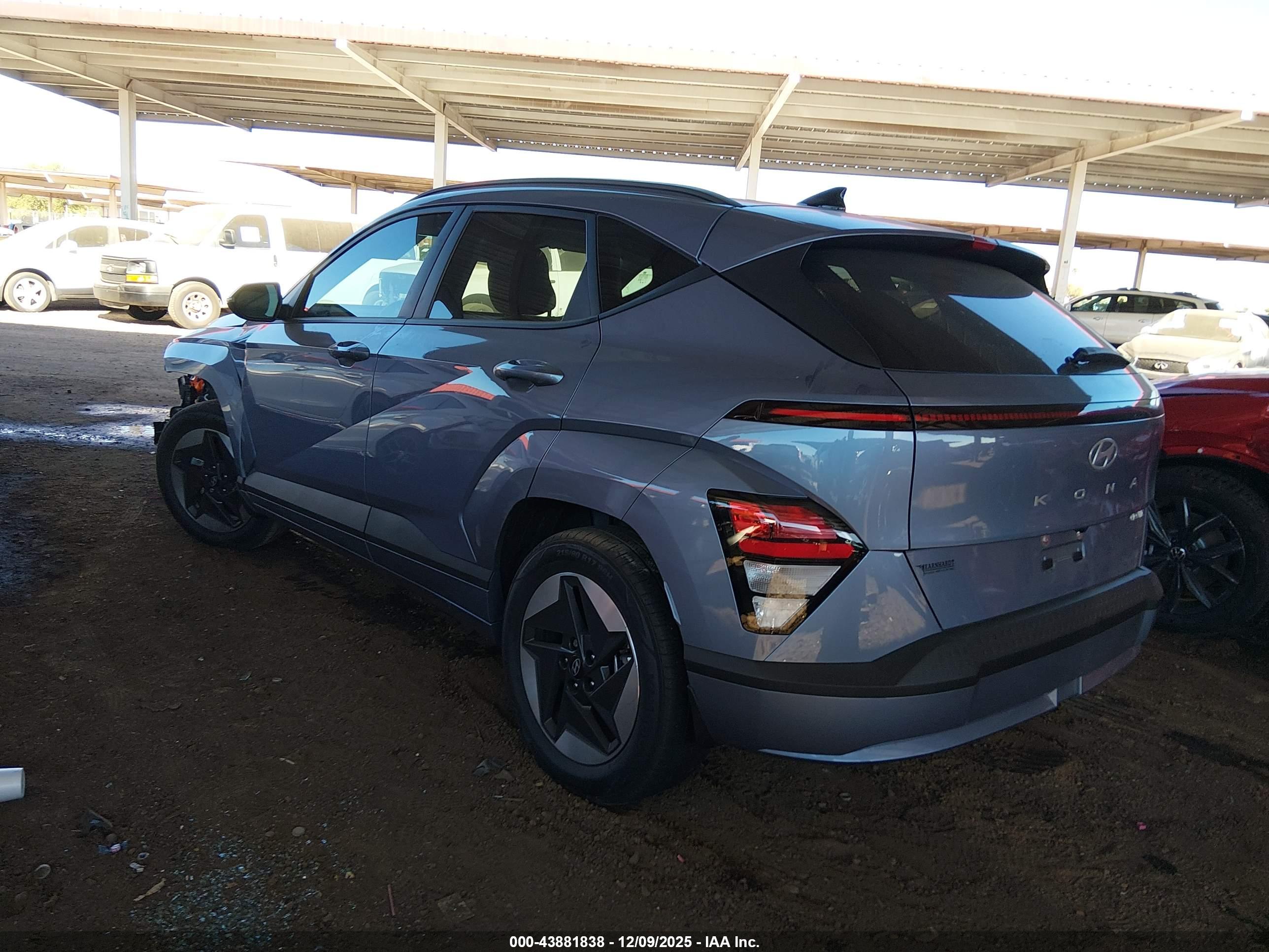 HYUNDAI KONA image 3