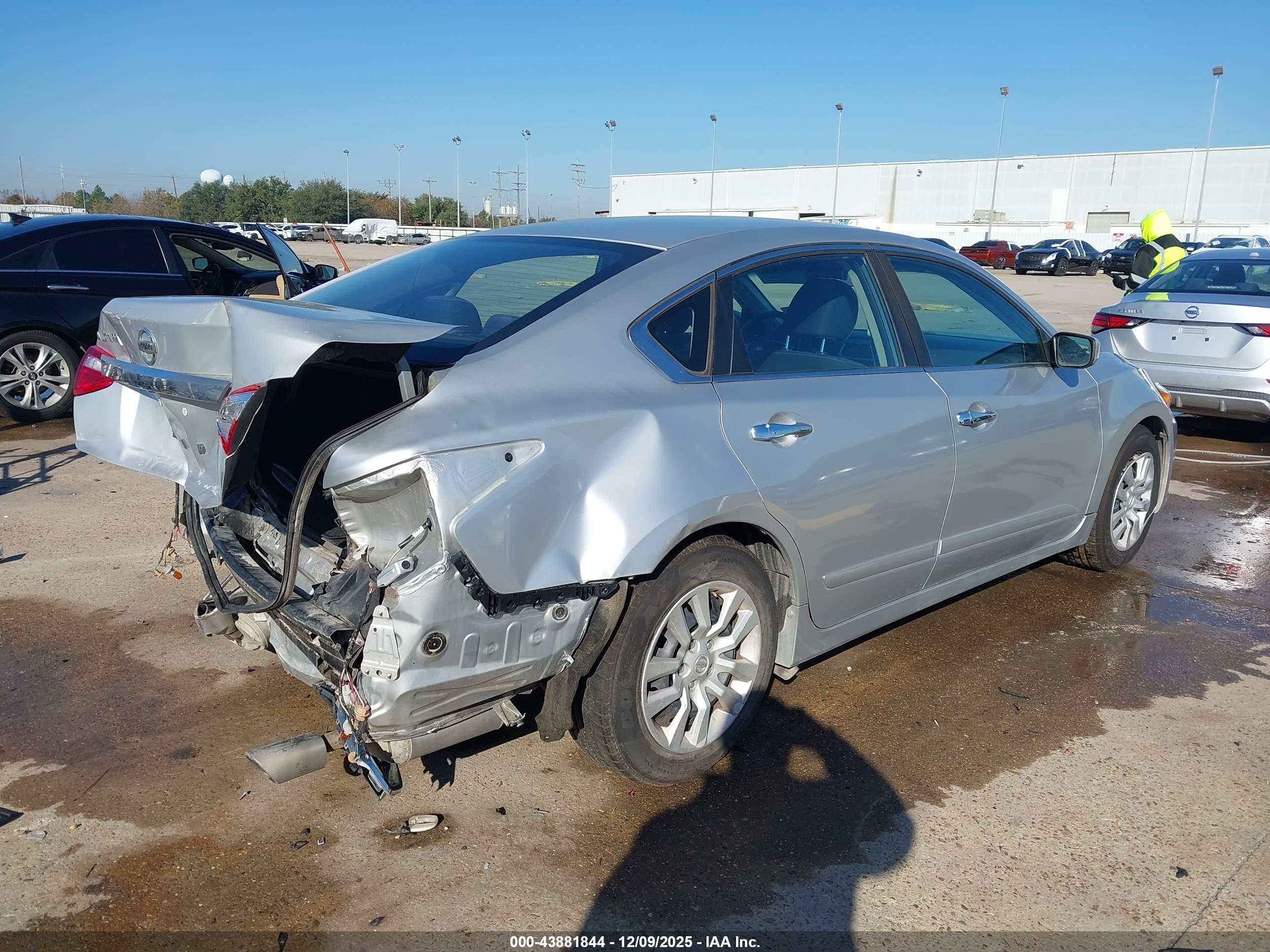 NISSAN ALTIMA image 4